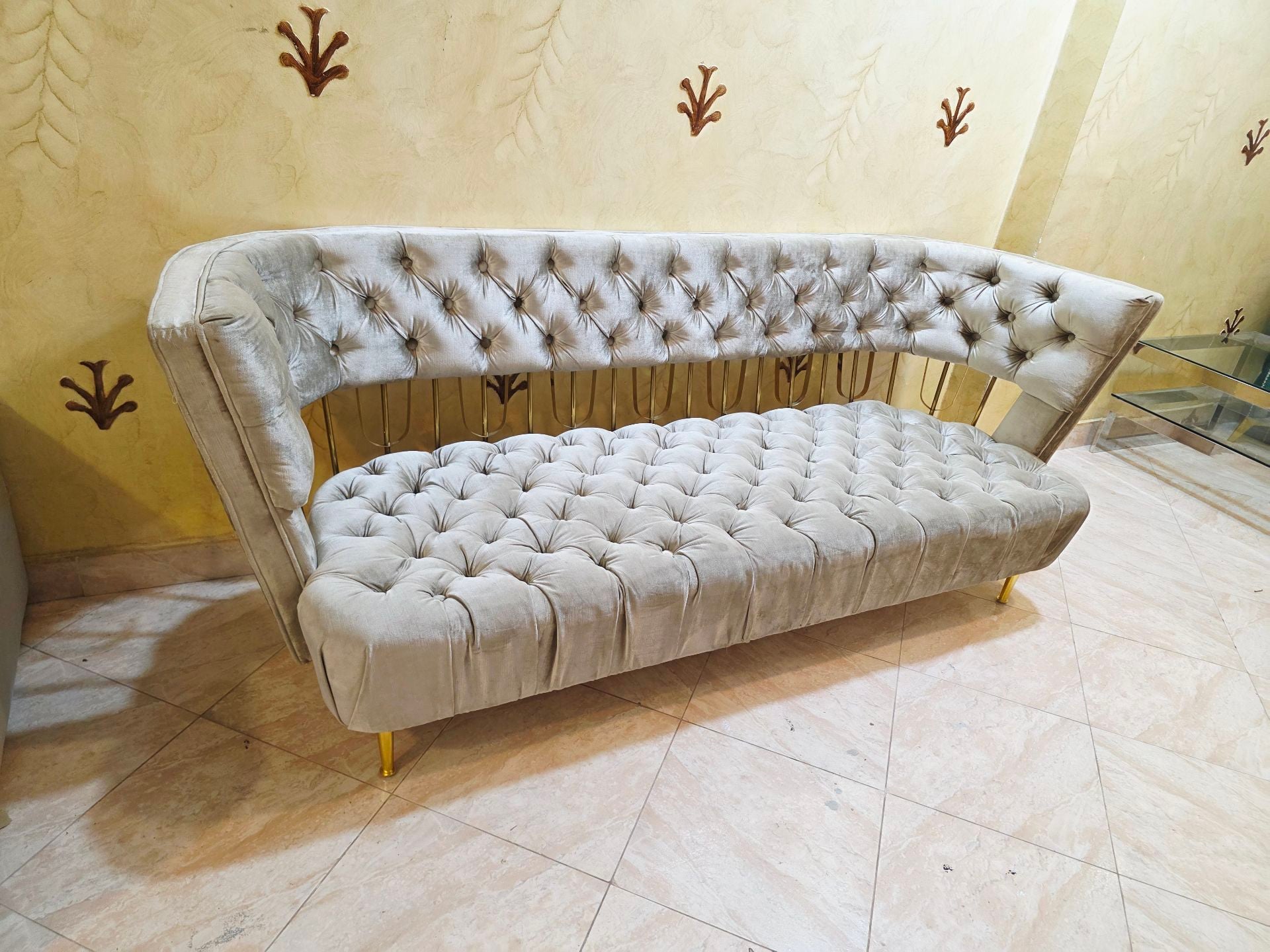Like new 3 setar Sofa  - Image 7
