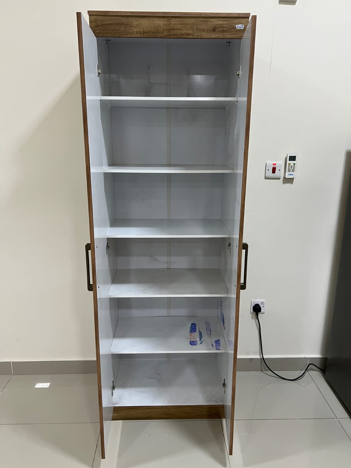 2 door wardrobe for urgent sale - Image 2