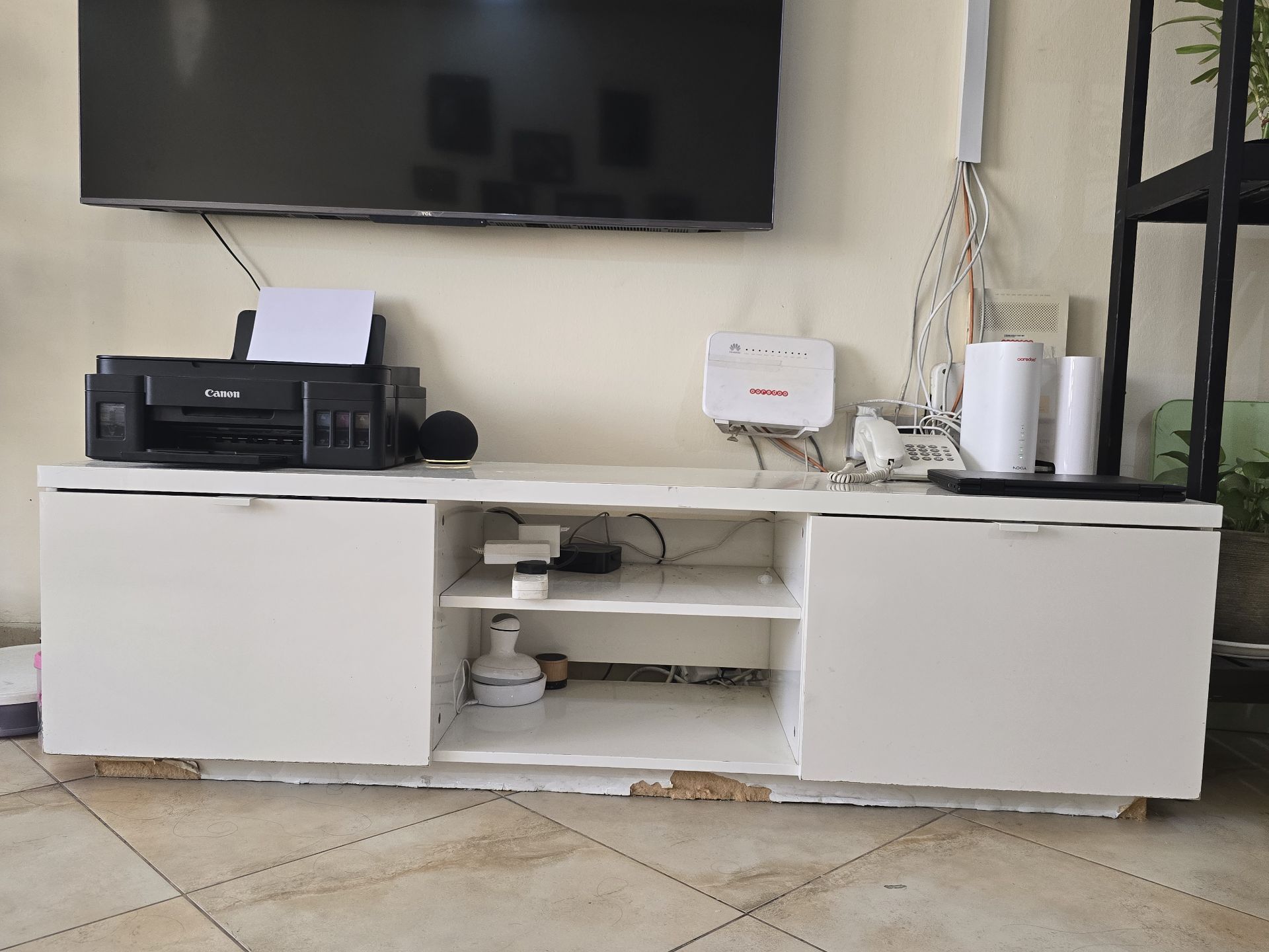 Tv table for sale - Image 4