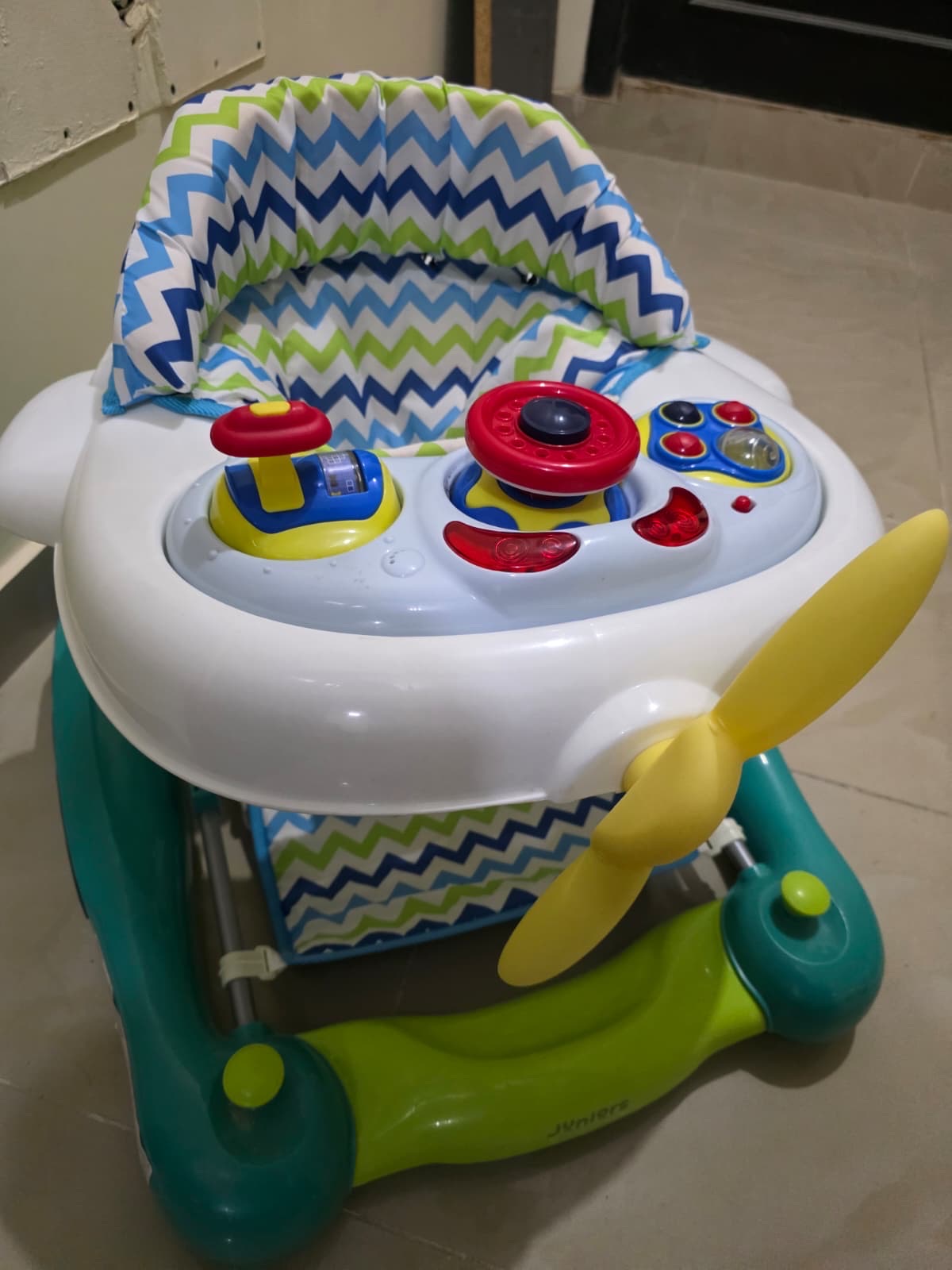 Walker juniors with music tray - Image 1