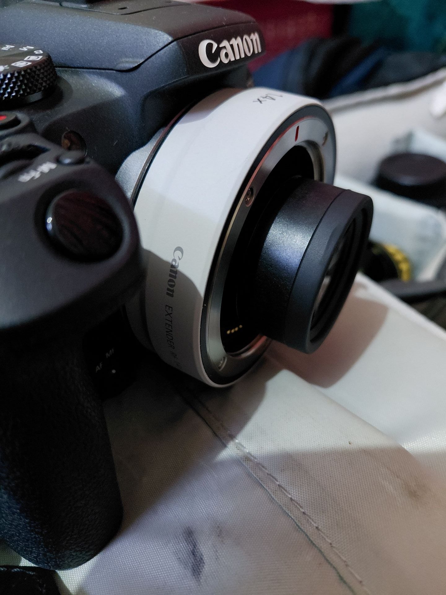 canon rf 1.4x extender (almost new) - Image 3