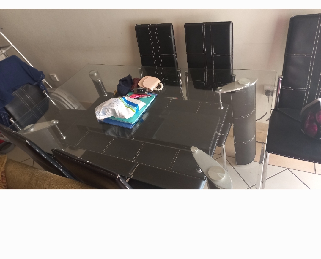 Dining table with 6 chairs - Image 4