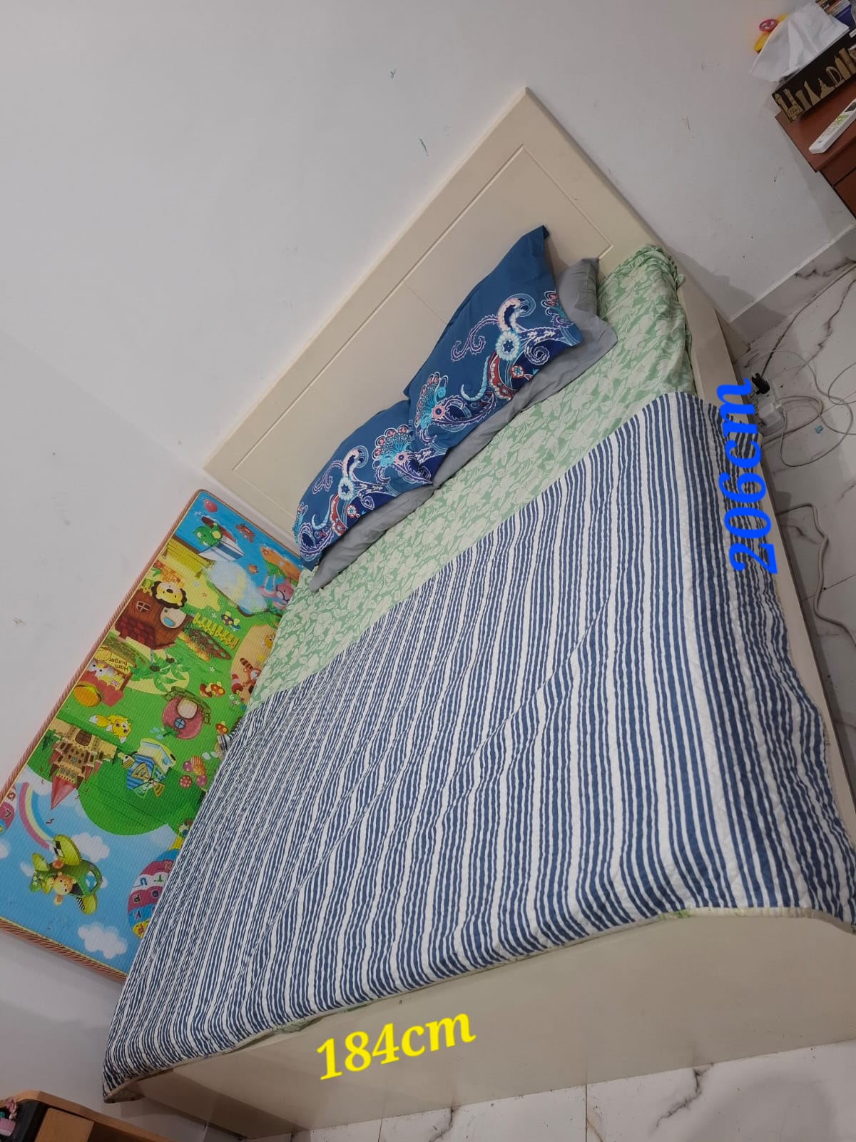 King size bed for sale - Image 1