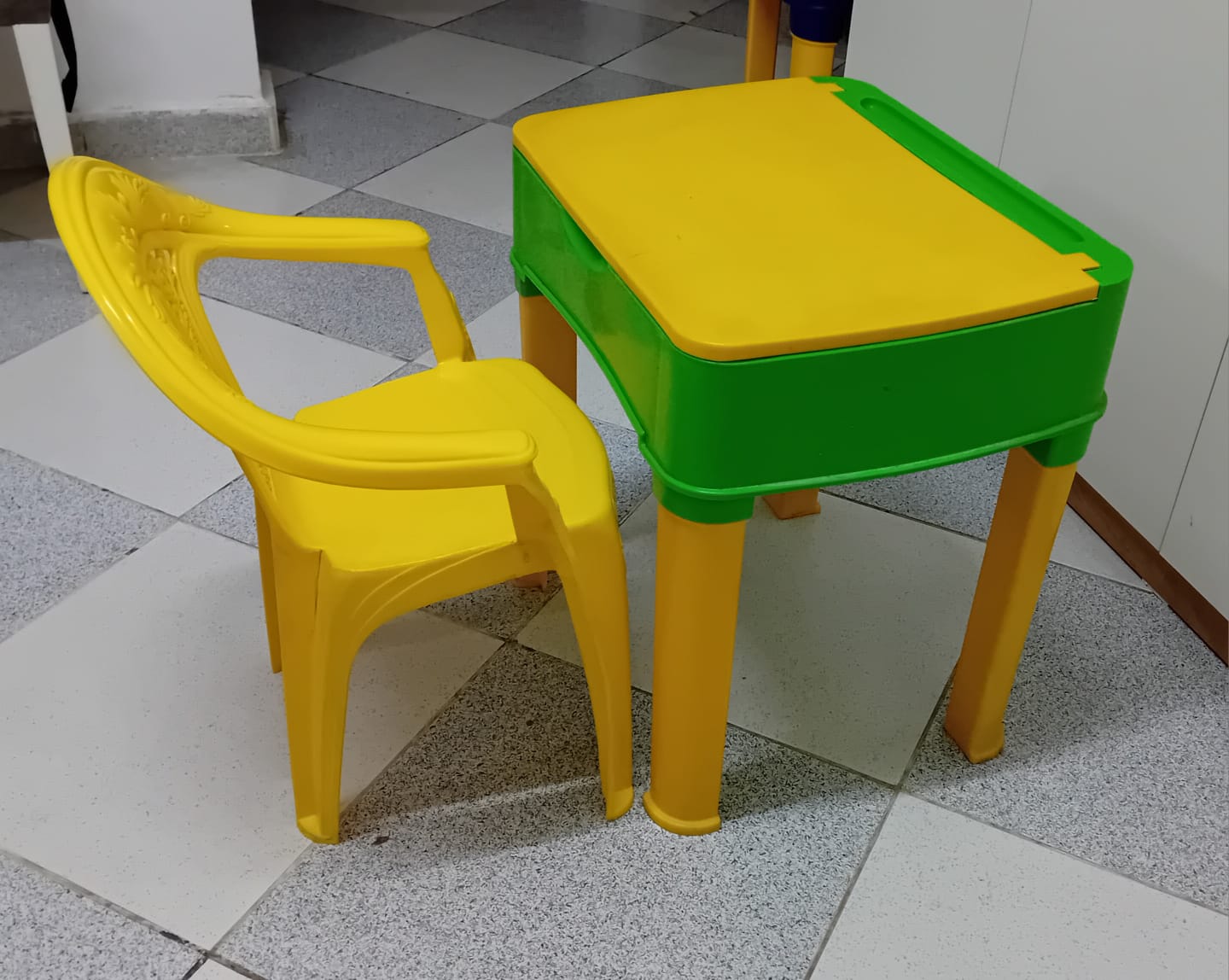 Kids Table and Chair  - Image 3