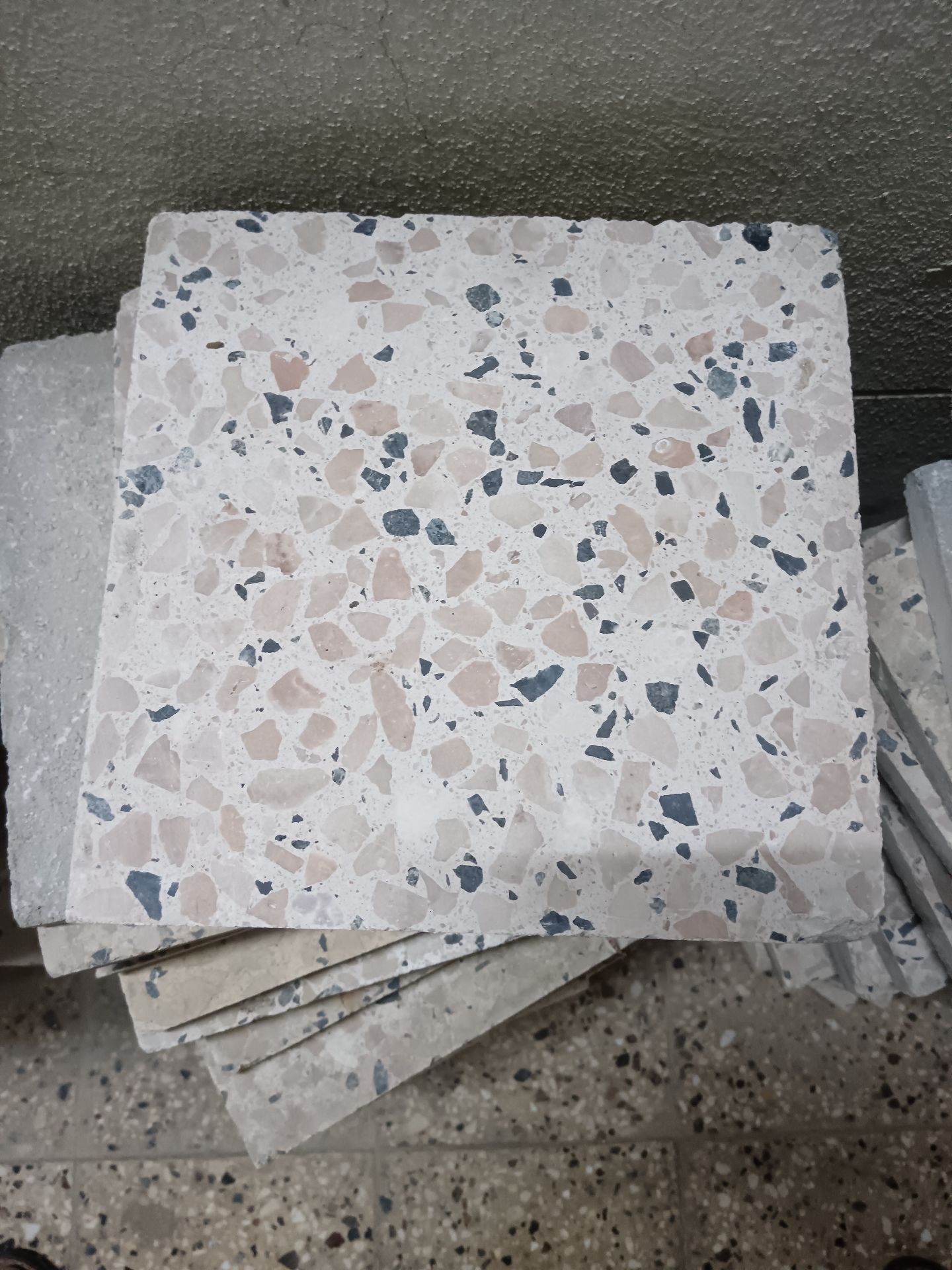 Tiles for sale 1pice price 1qr used - Image 6