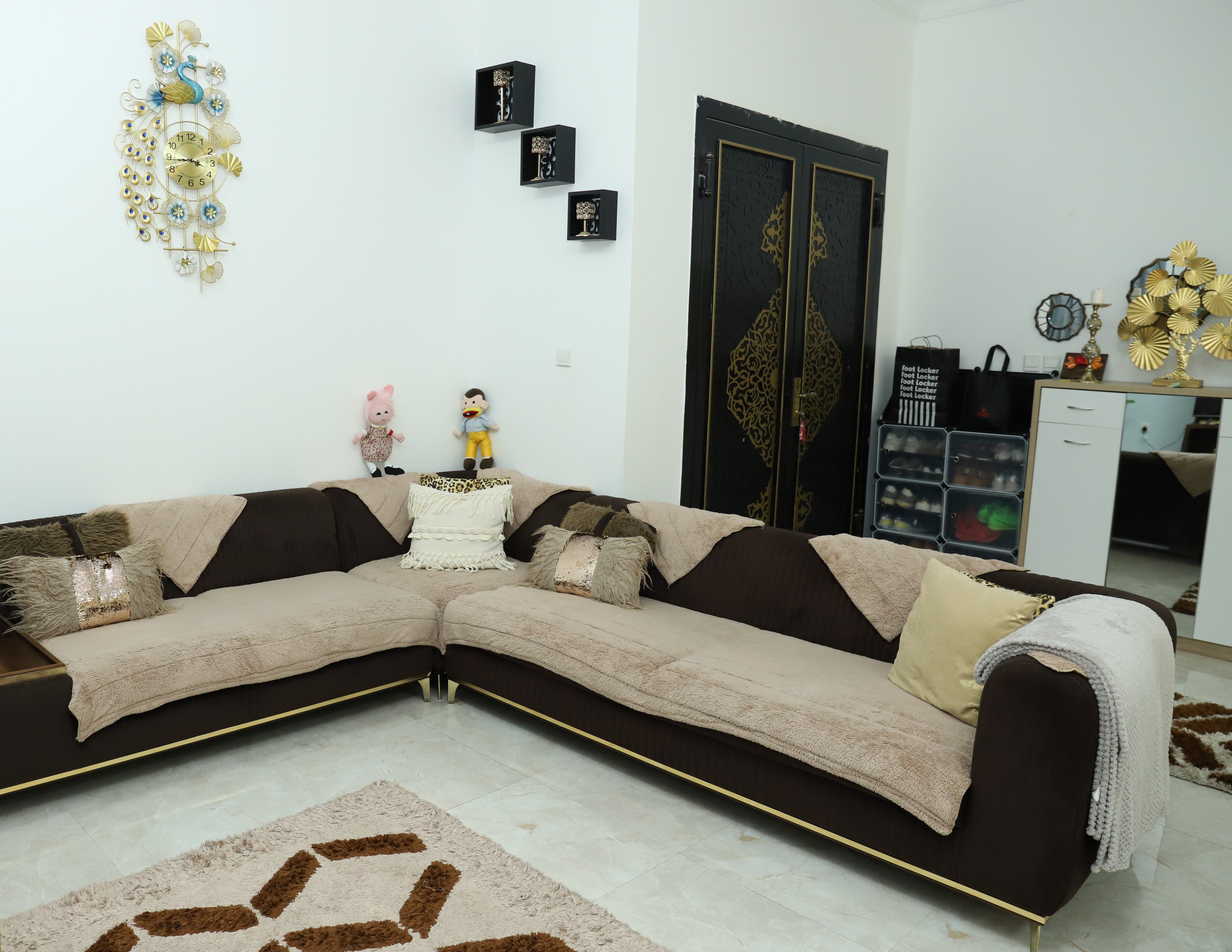 Living Room for Sale - Image 4