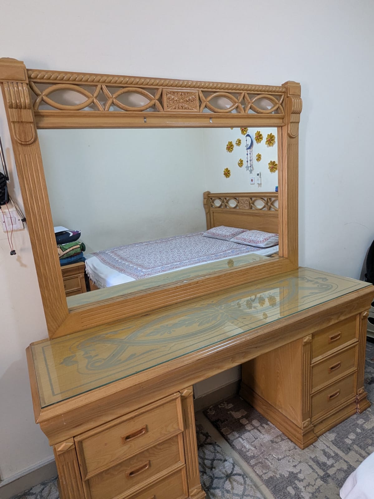 Large wooden dressing table - Image 2