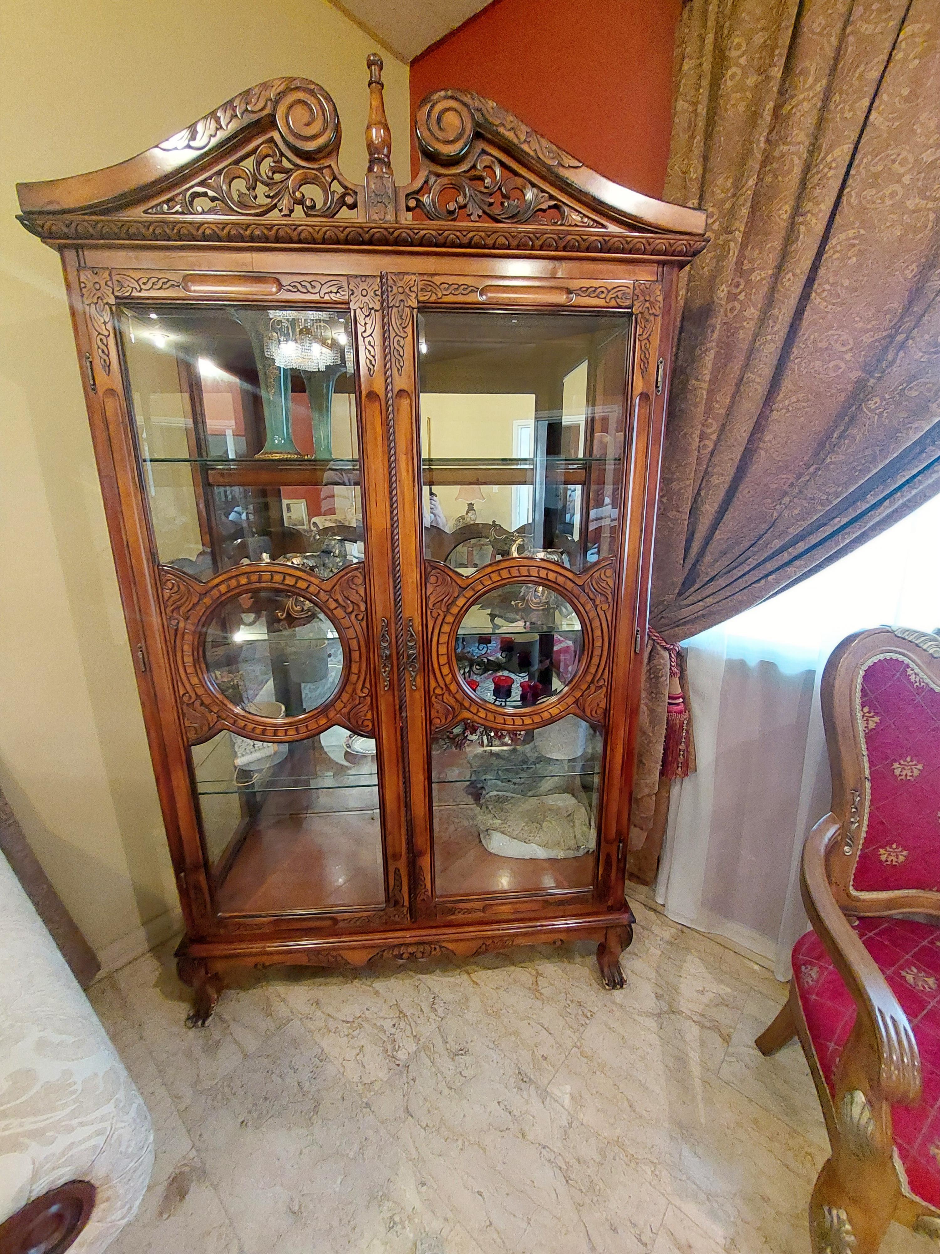 Elegance and charming dining room - Image 3