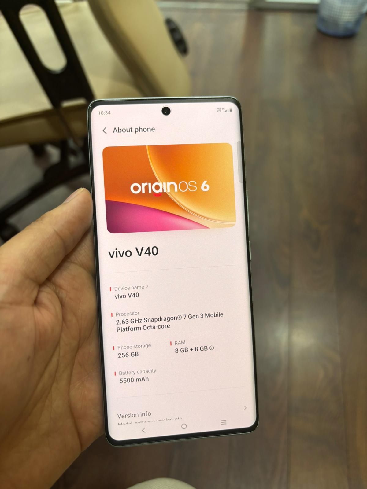 Vivo V40 5g 8+8gb ram 256gb memory - Image 1