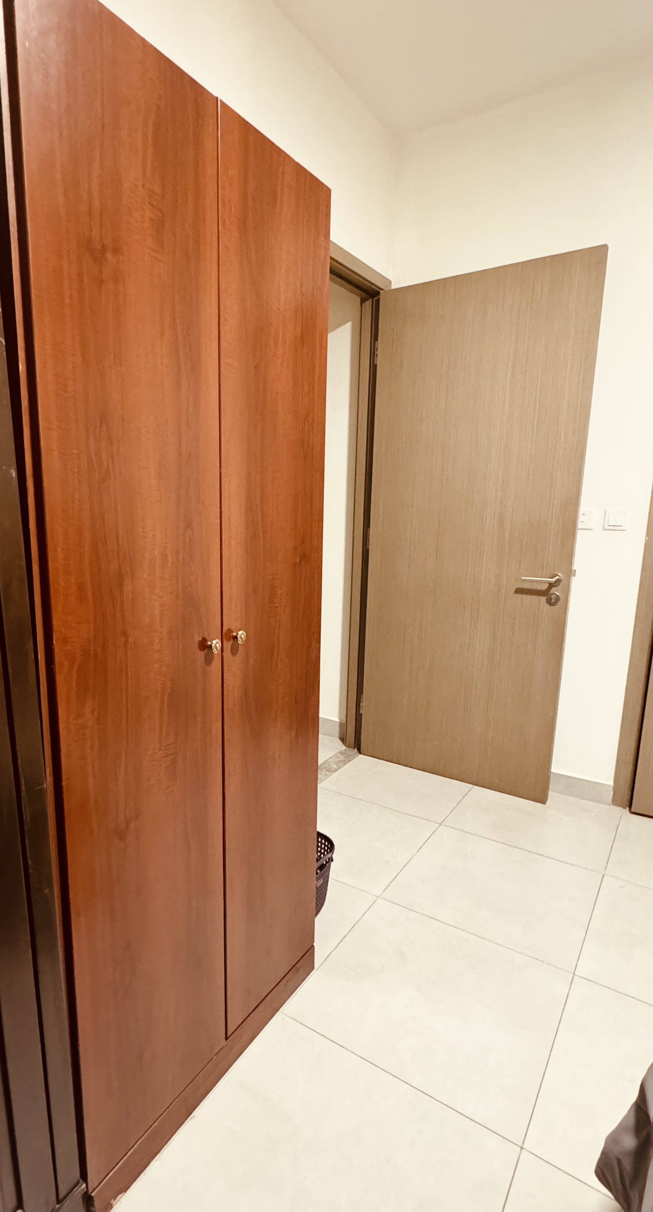 Nice Wardrobe - Image 2