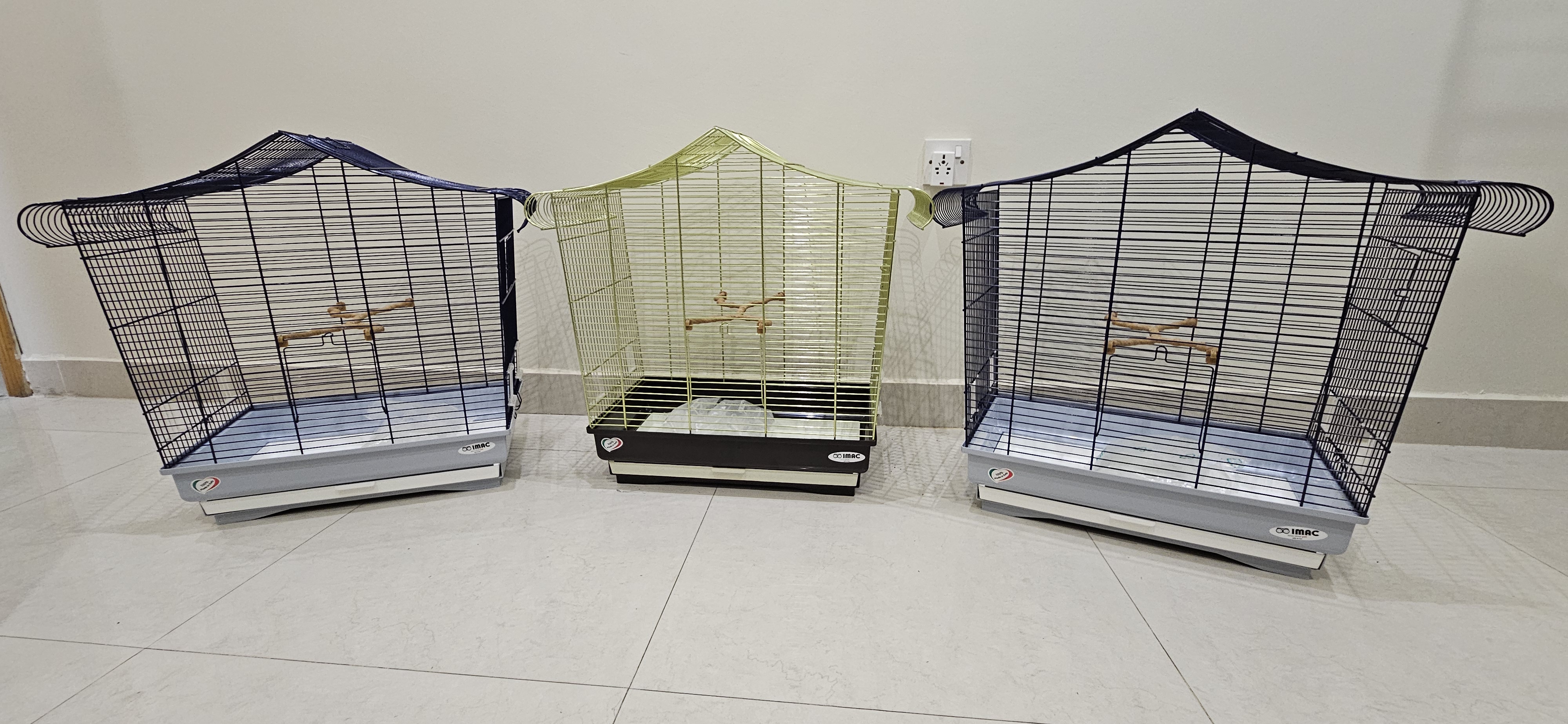 3 IMAC cages for sale - Image 1