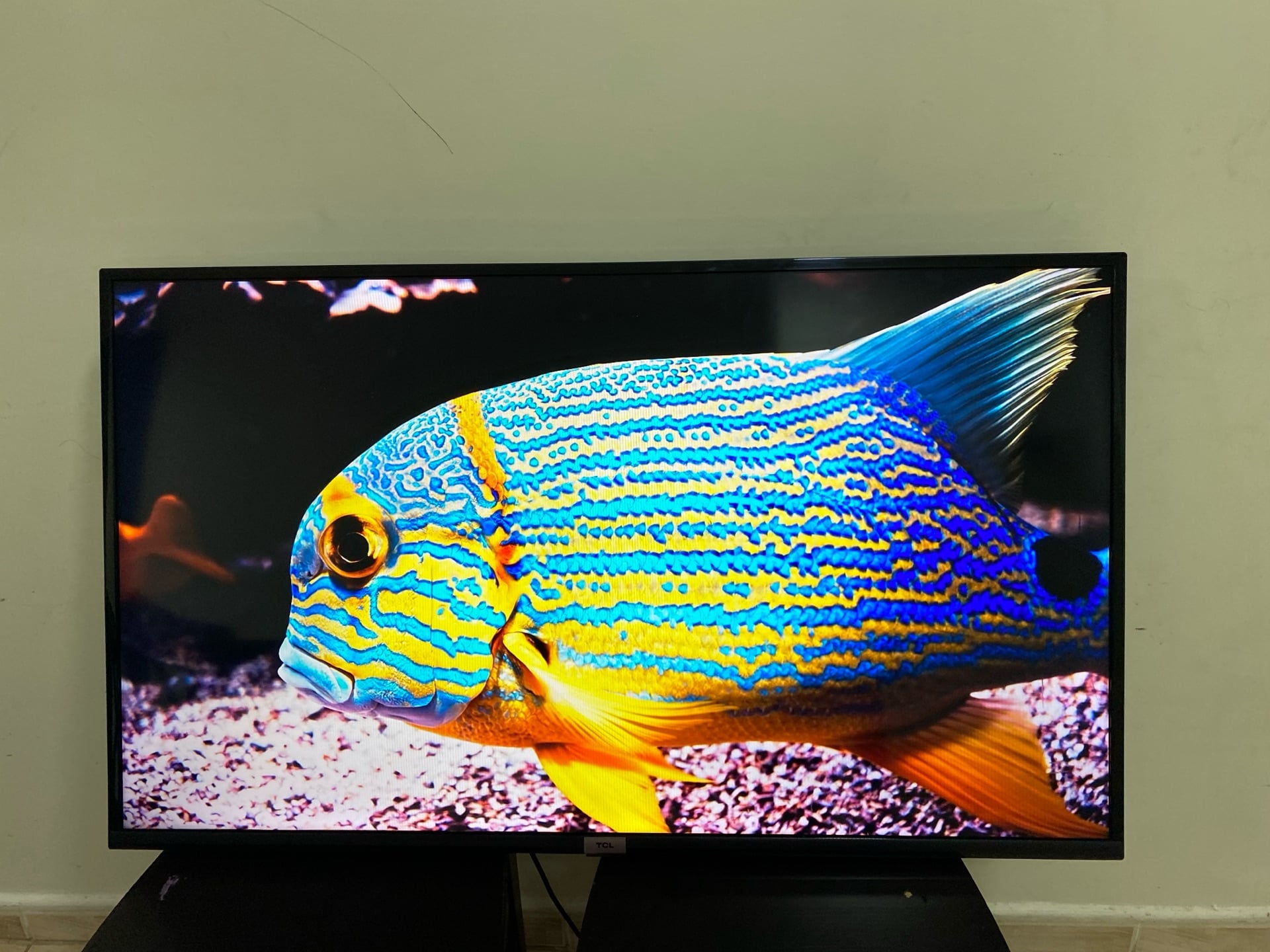 Tcl 49 inch smart android tv - Image 3