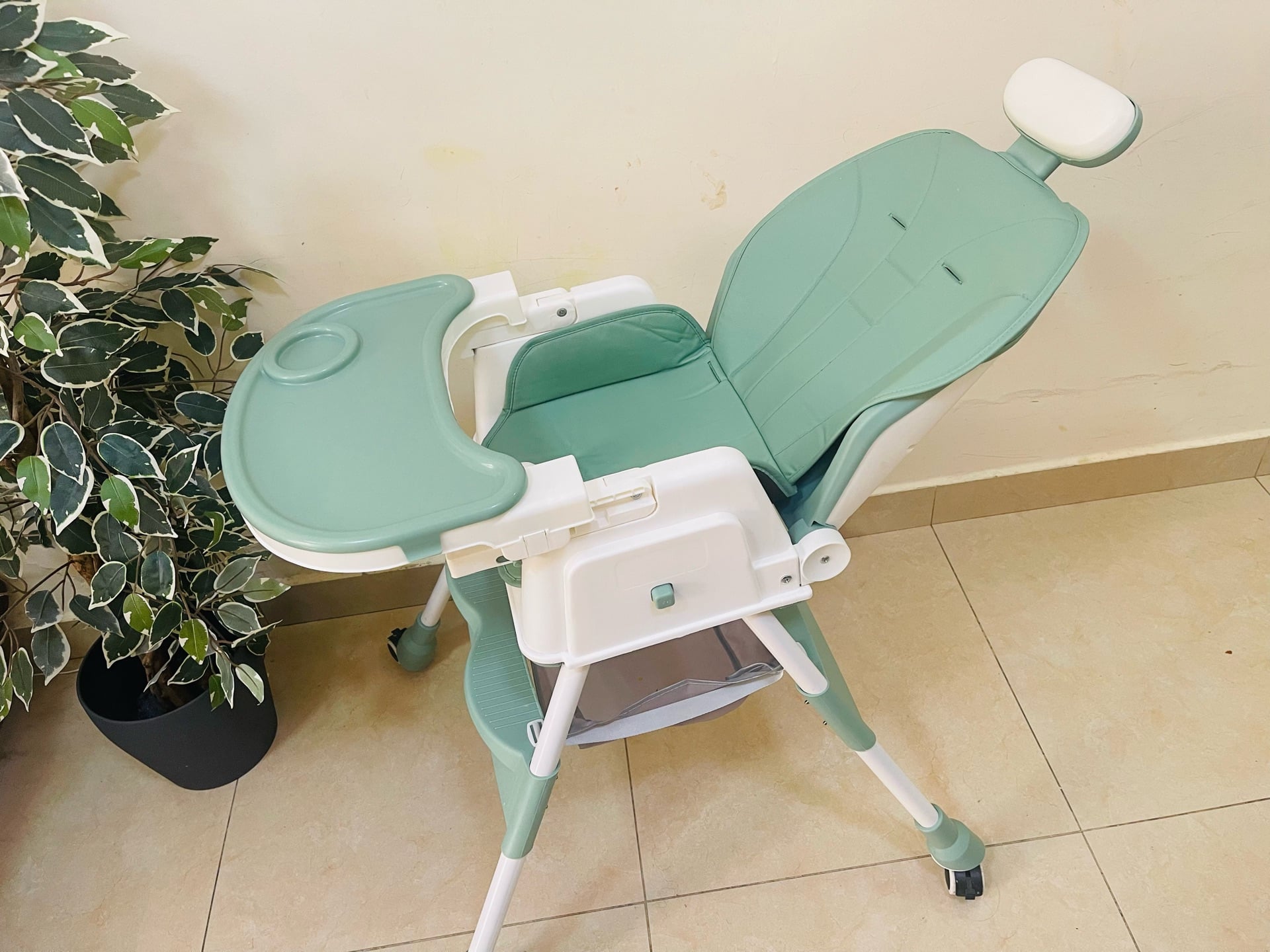 Kids chair come with food tray - Image 6
