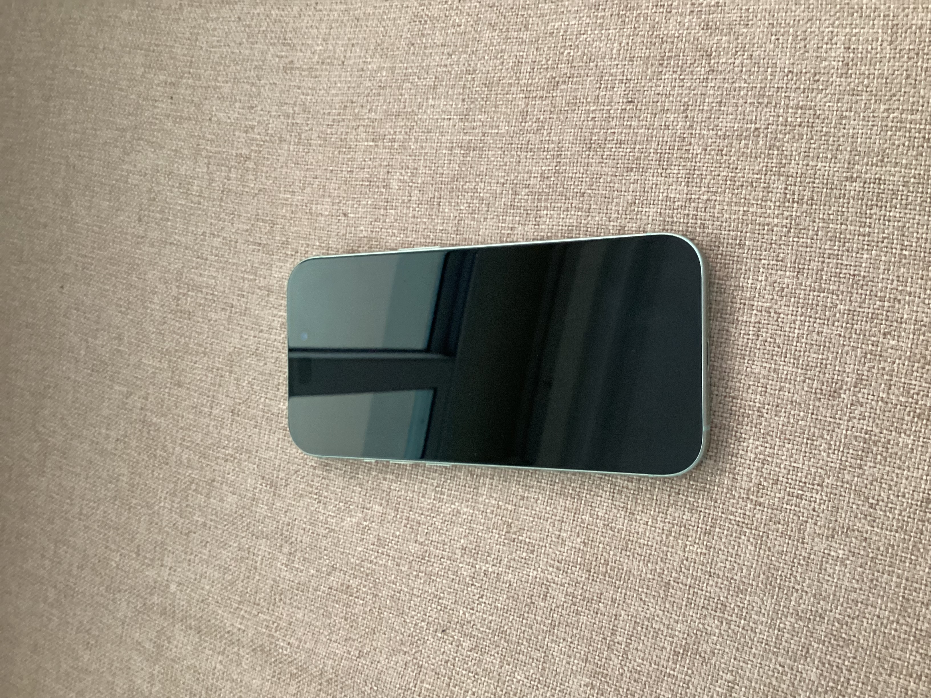 iPhone 15 128GB green  - Image 4