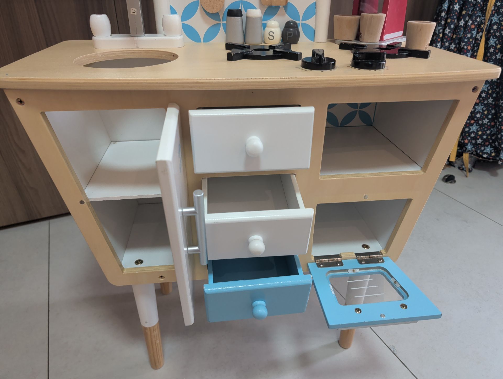 Vilac Wooden Kids Kitchen - Image 2