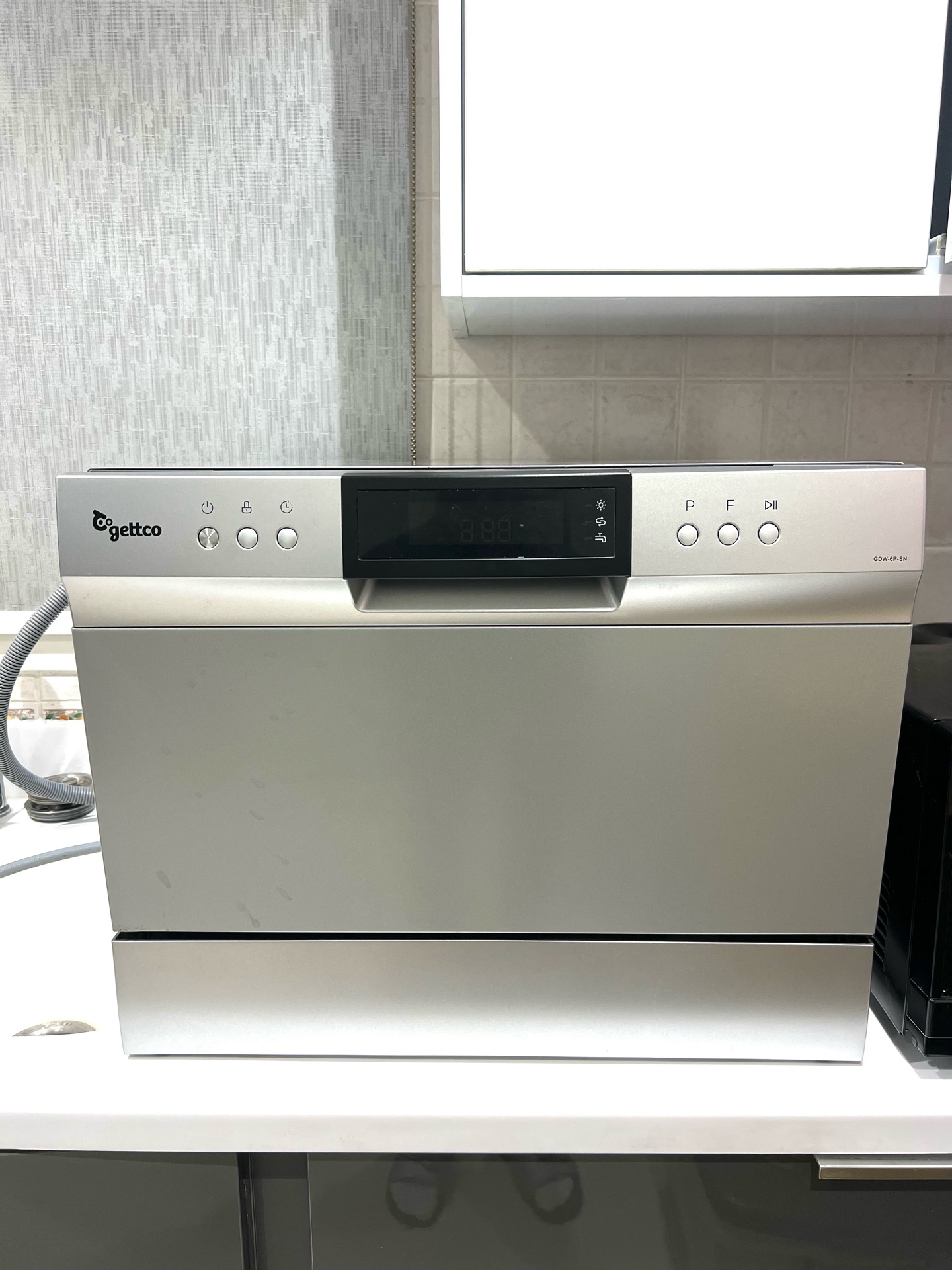 Dishwasher - Image 1