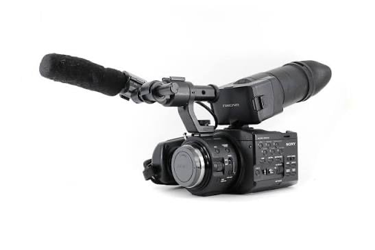 Sony NEX-FS100PK كاميرا سوني مع عدسة وأكسسوارات - Image 1