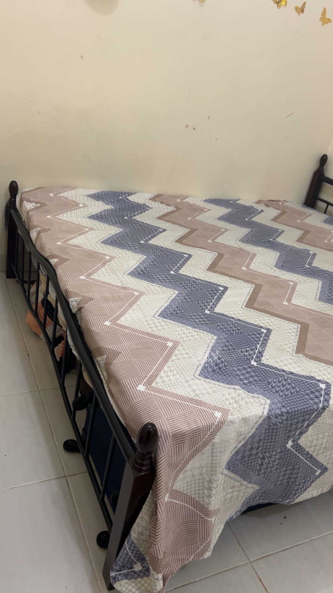 Bed and mattress  - Image 3