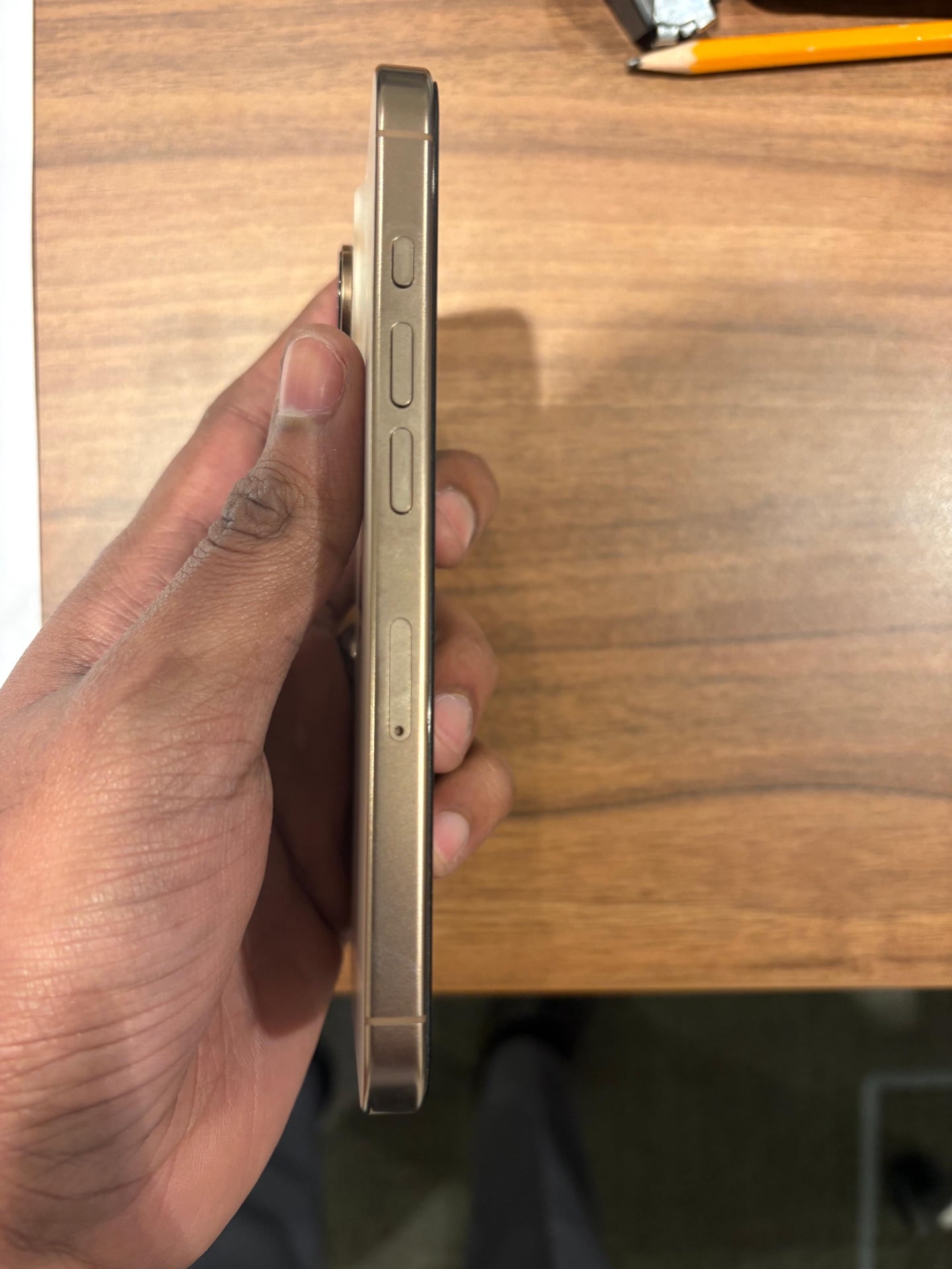 I phone 16pro Dessert Titanium 256gb - Image 5