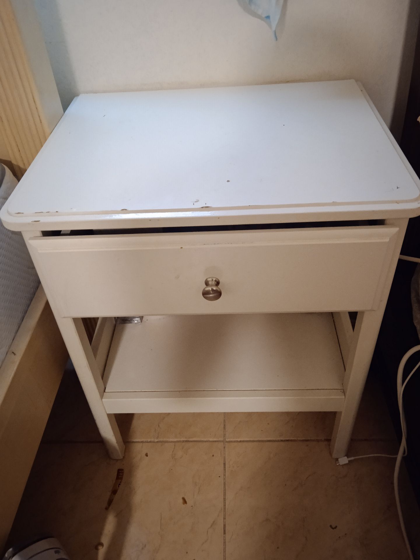 White sidebed Drawer - Image 1