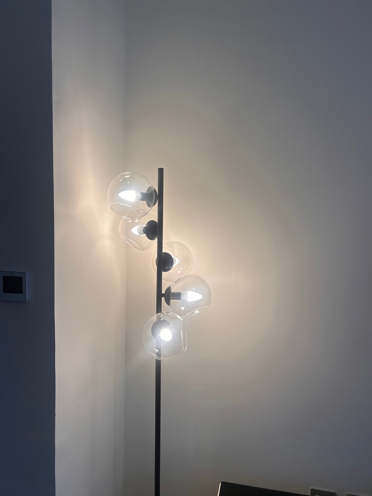 Floor lamp with light bulbs - Image 3