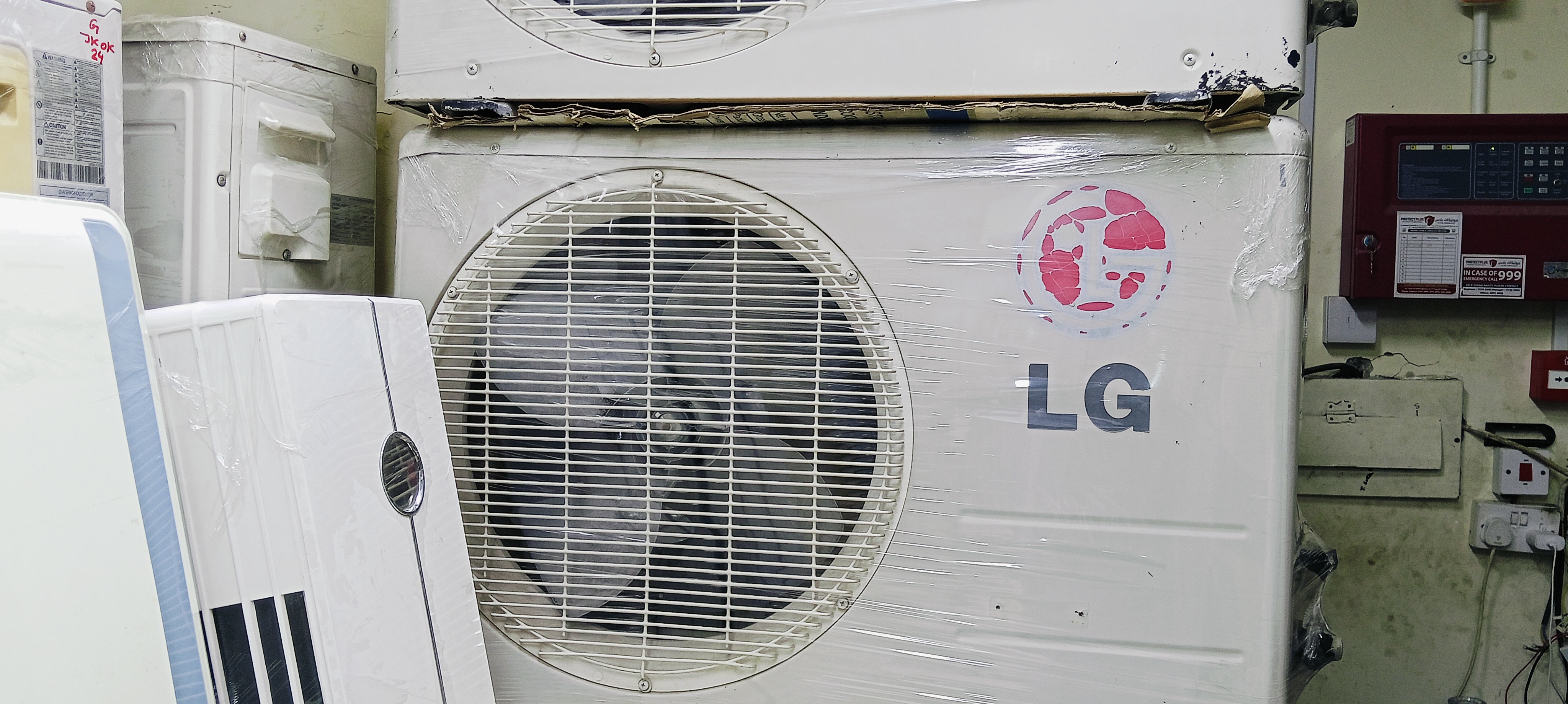 LG ac sale 1.5 ton contact us now  - Image 3