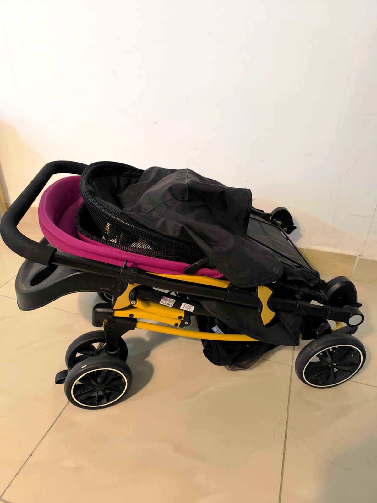 Baby stroller (200 QAR) - Image 1