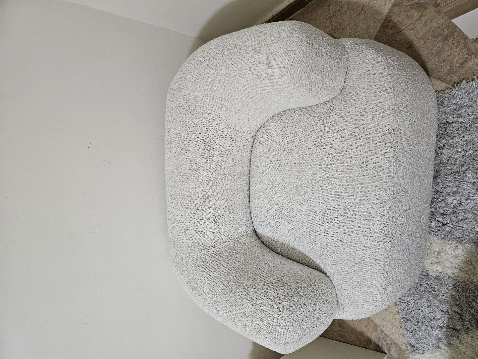 Sofa set with table - Image 4