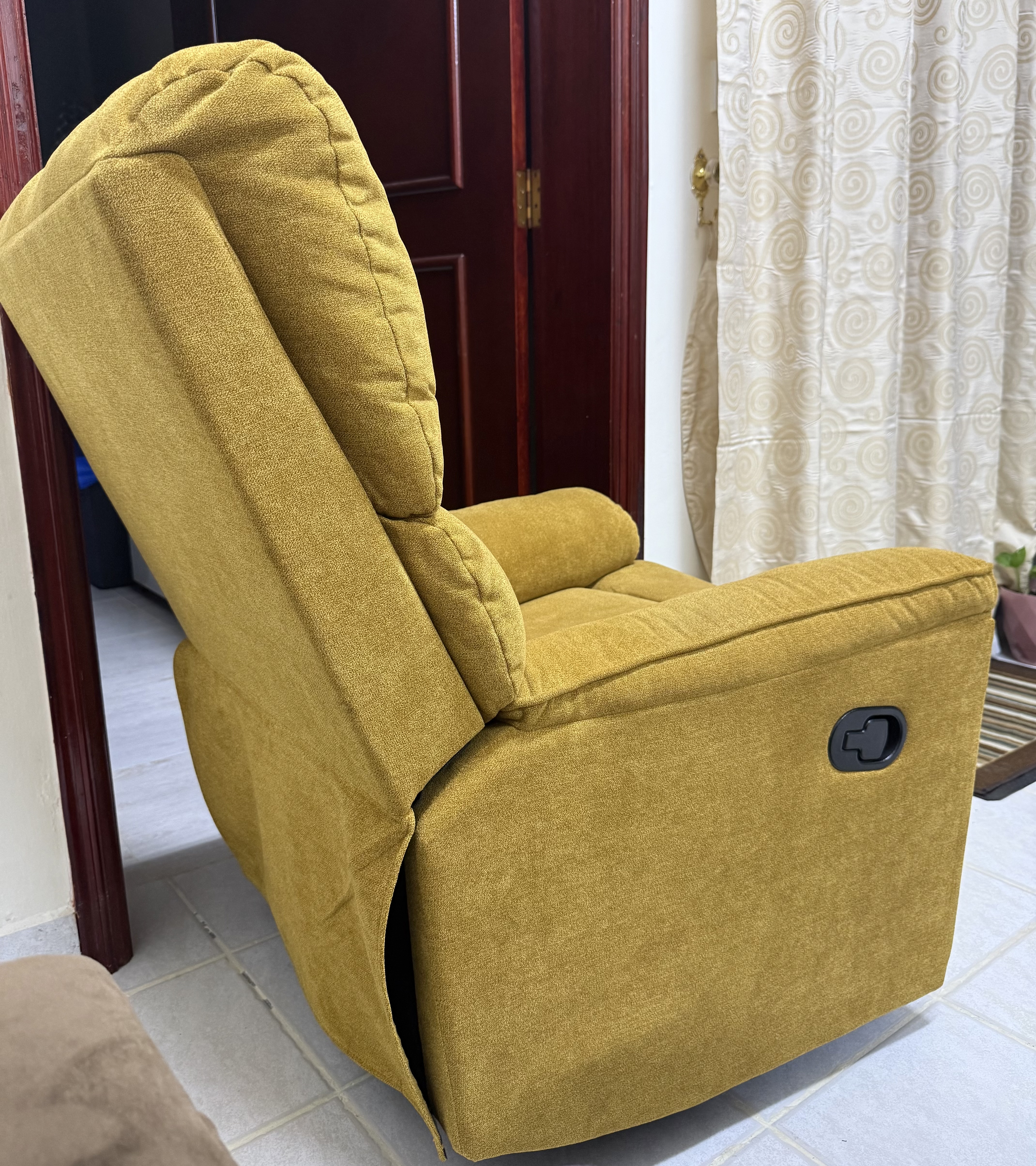 Recliner Chair in Mint Condition  - Image 6