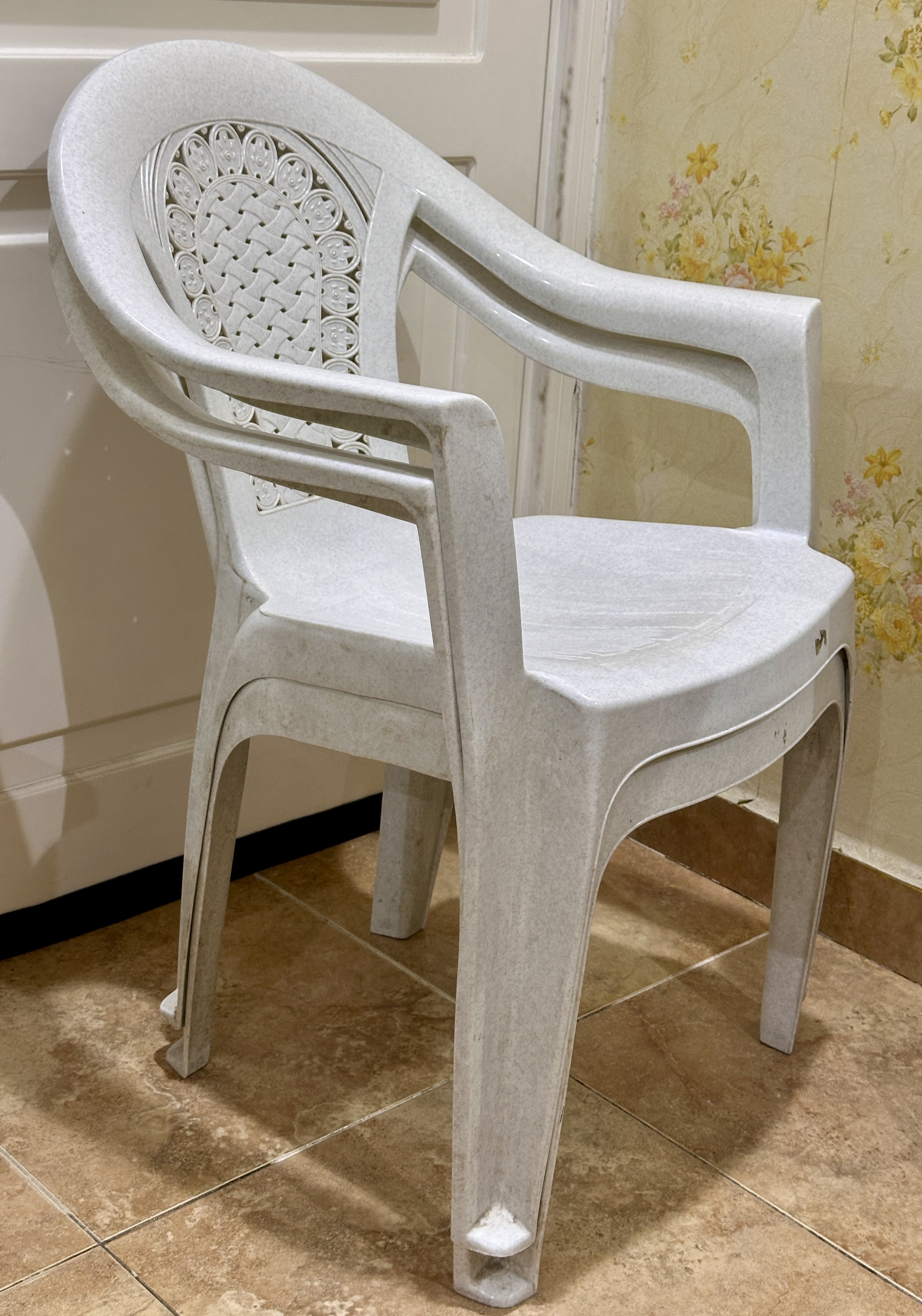 Chair (plastic) 2 numbers - Image 2