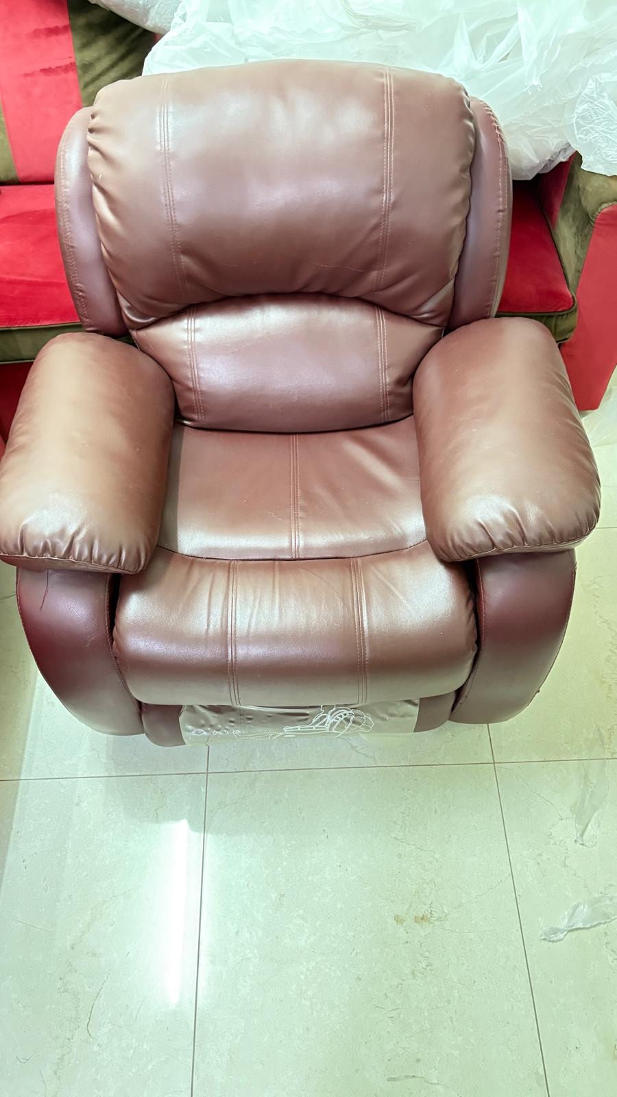 Recliner single sofa - Good Condition - Image 1