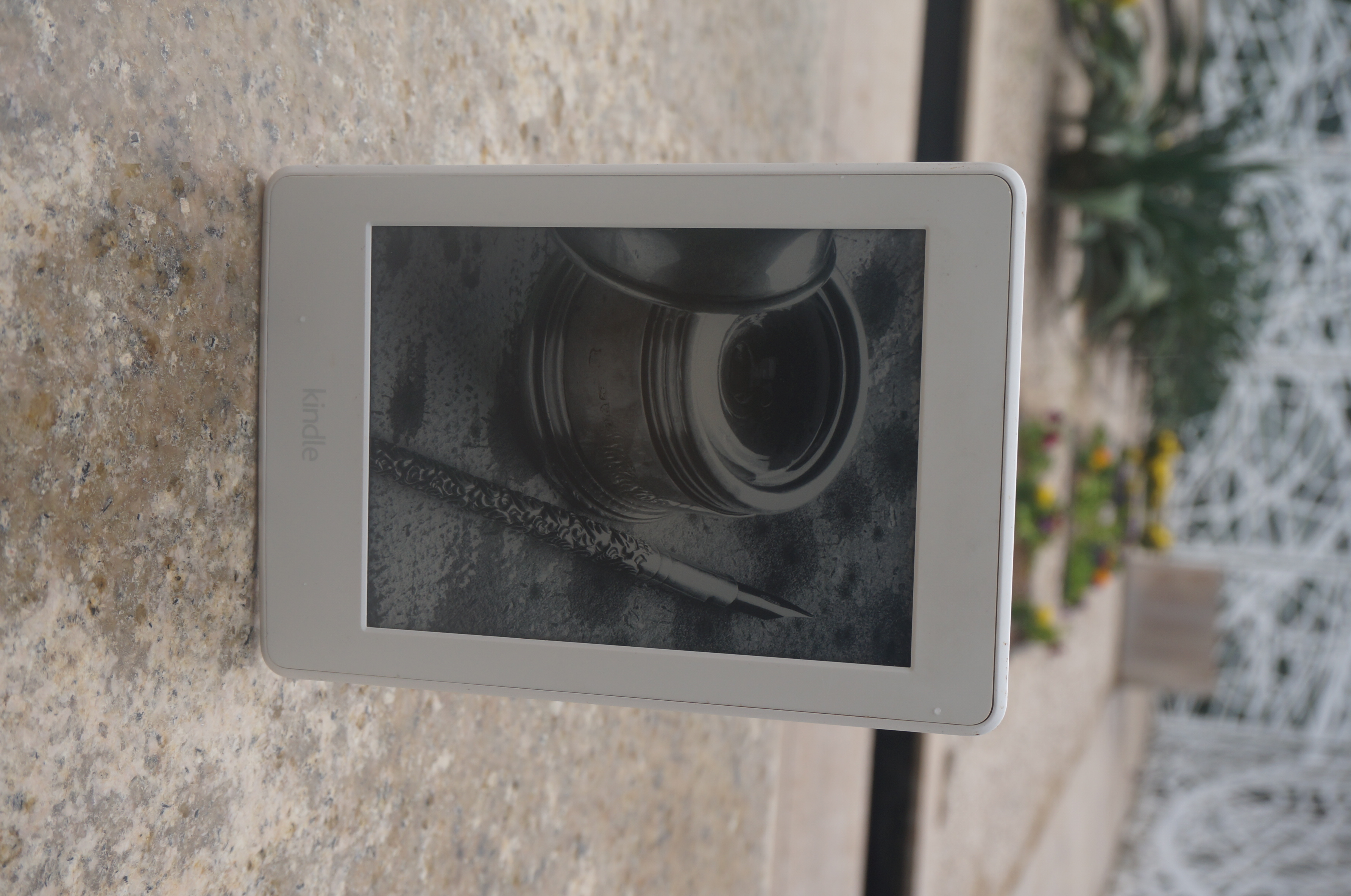Amazon Kindle (White) Paperwhite 3 - Image 4