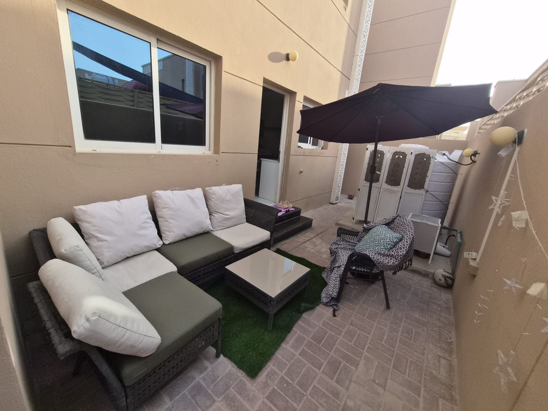Outdoor rattan sofa set for sale + Table + Ambrella - Image 2