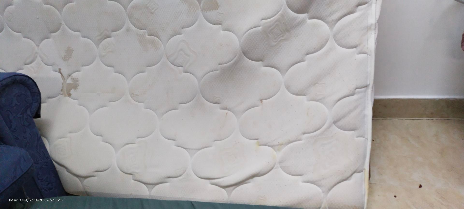 King sizeBed With matress  - Image 3