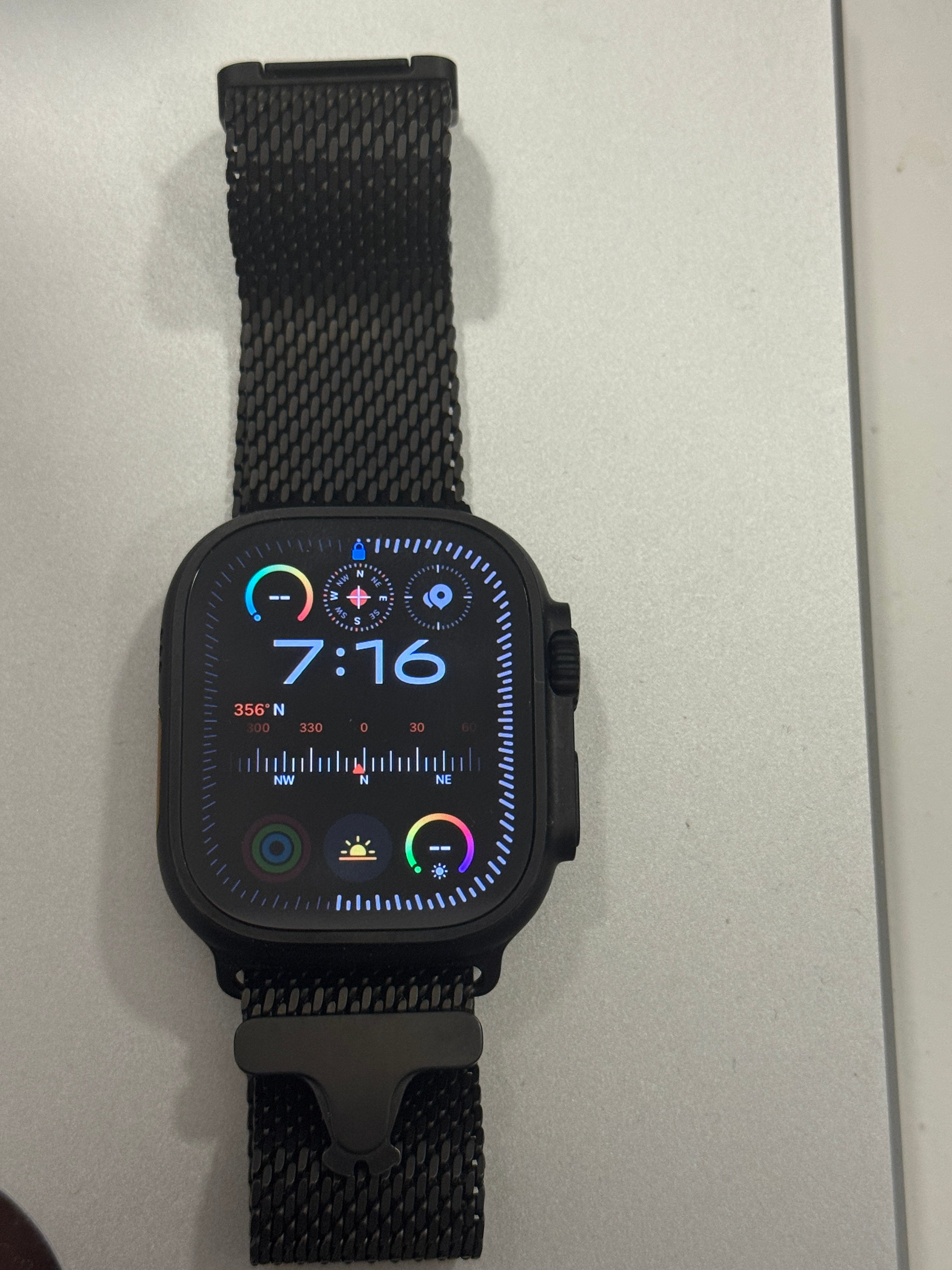 Apple Watch Ultra 2 -49mm titanium - Image 1