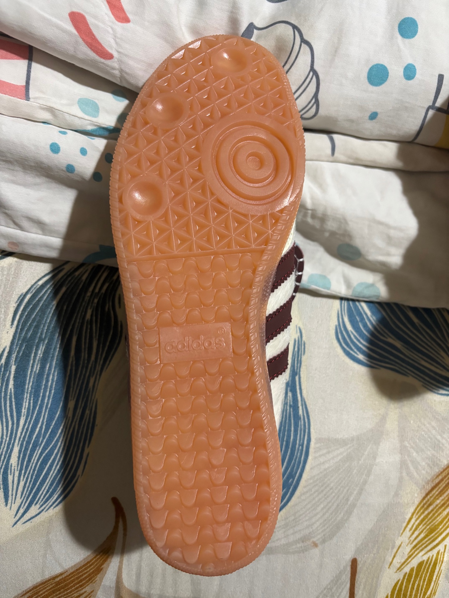 Adidas wales Bonner in burgundy and white - Image 4