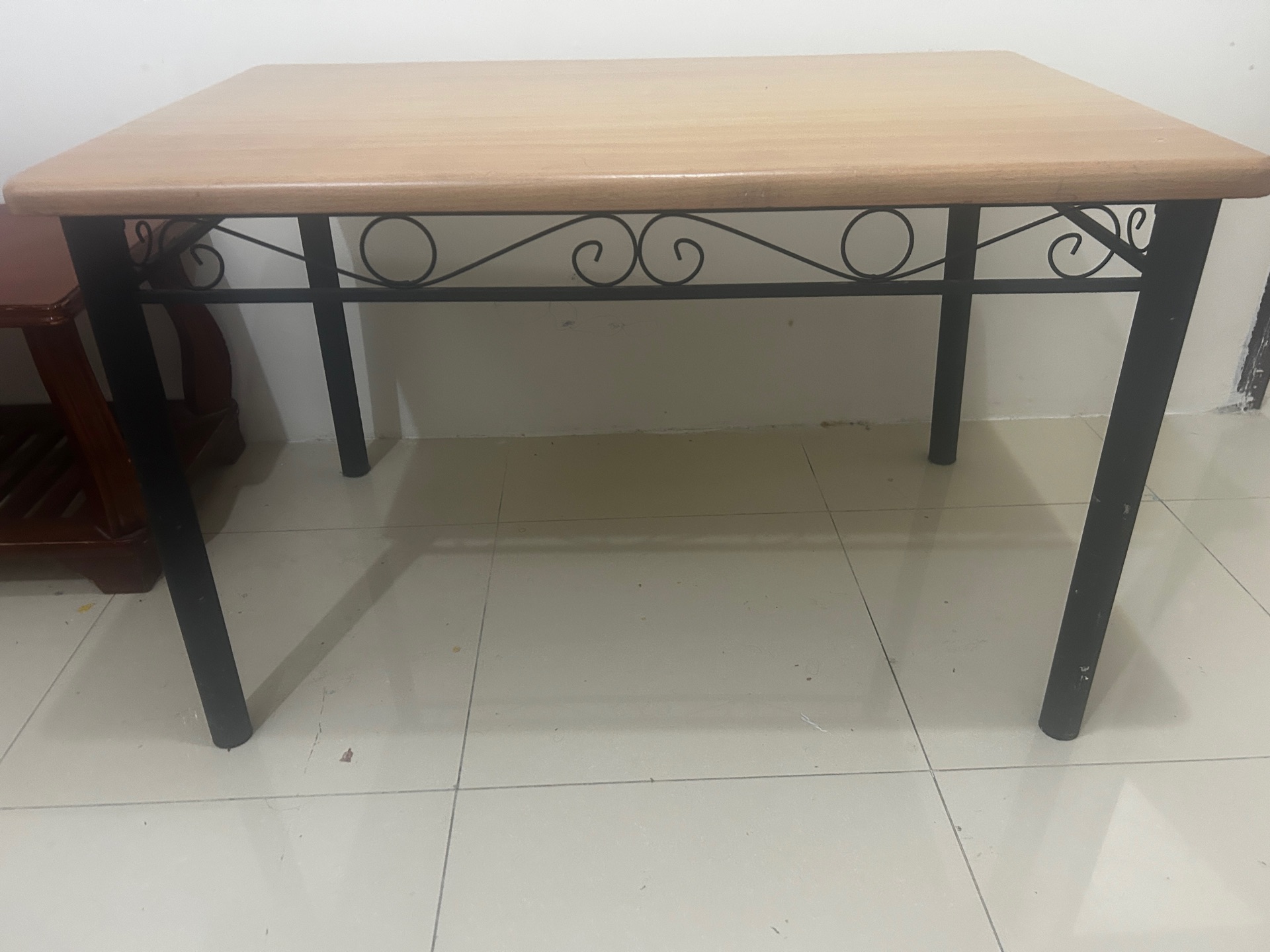 Good Condition Table - Image 2