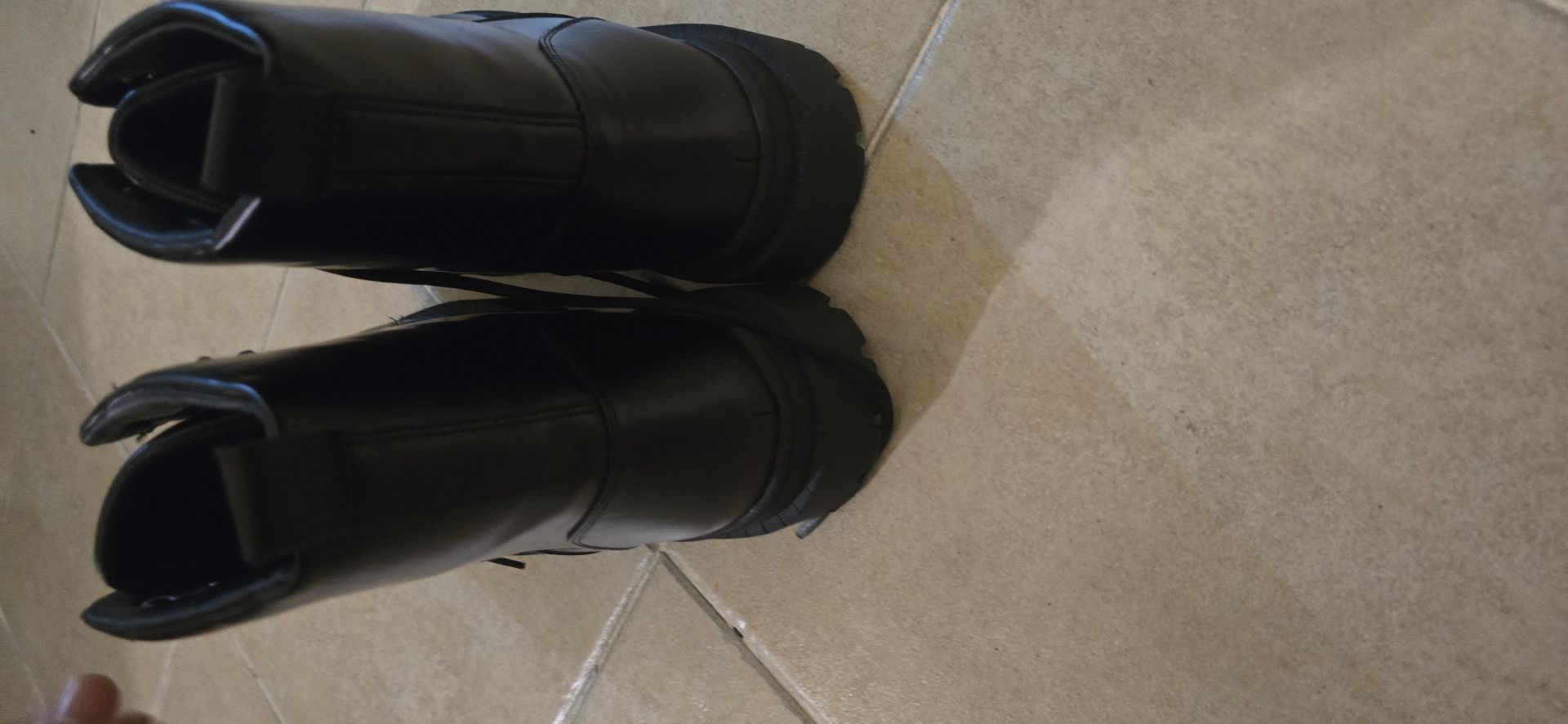 Boots - Image 4