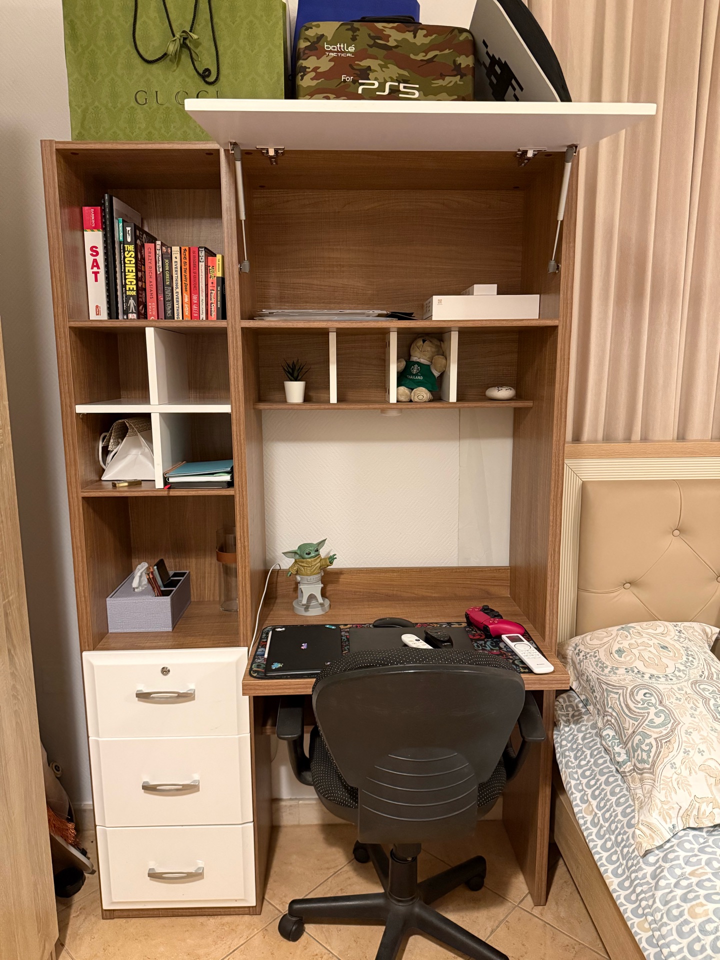 Mini office and lazyboy  - Image 4
