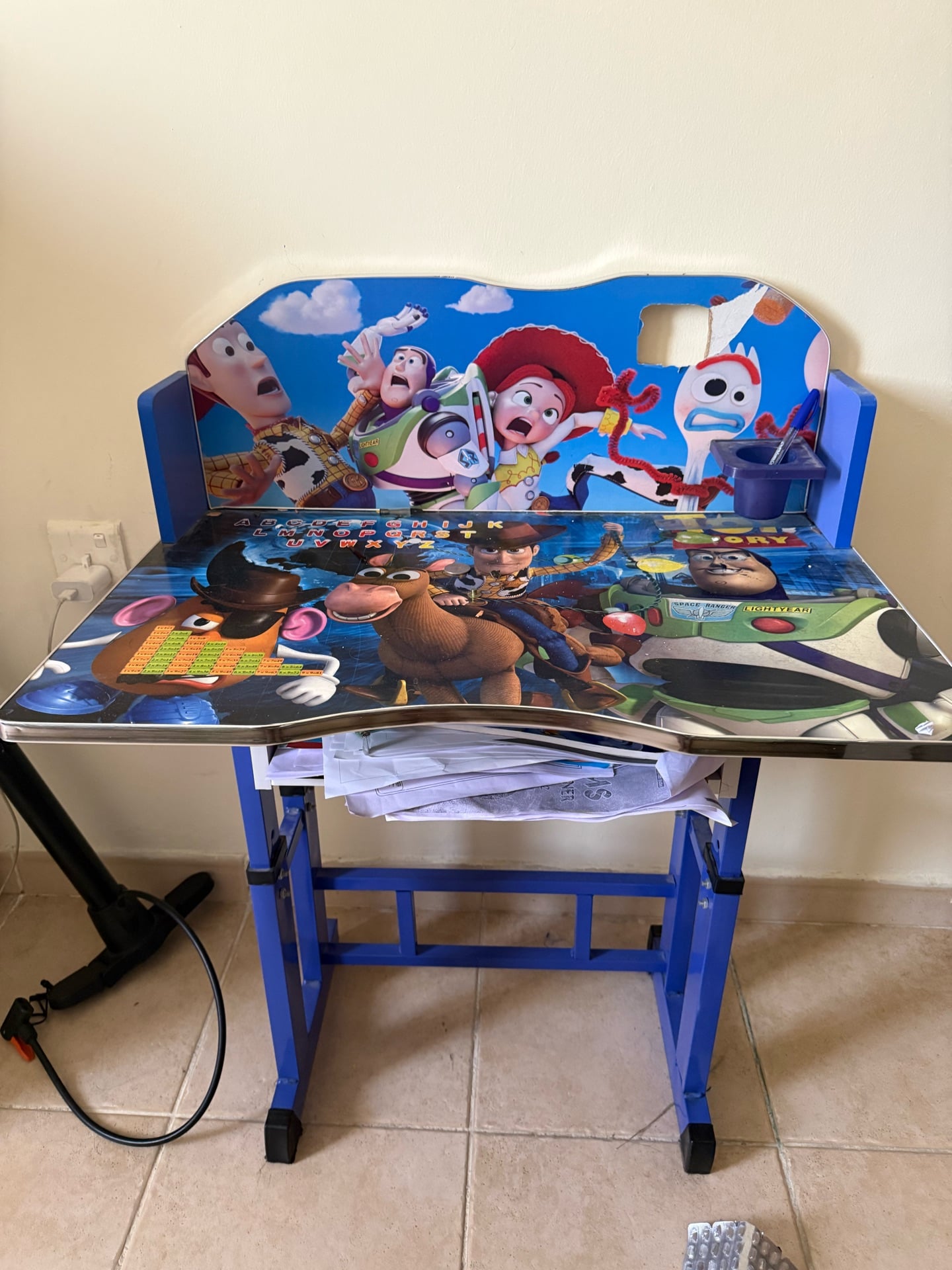 Kids study table with chair - Image 3