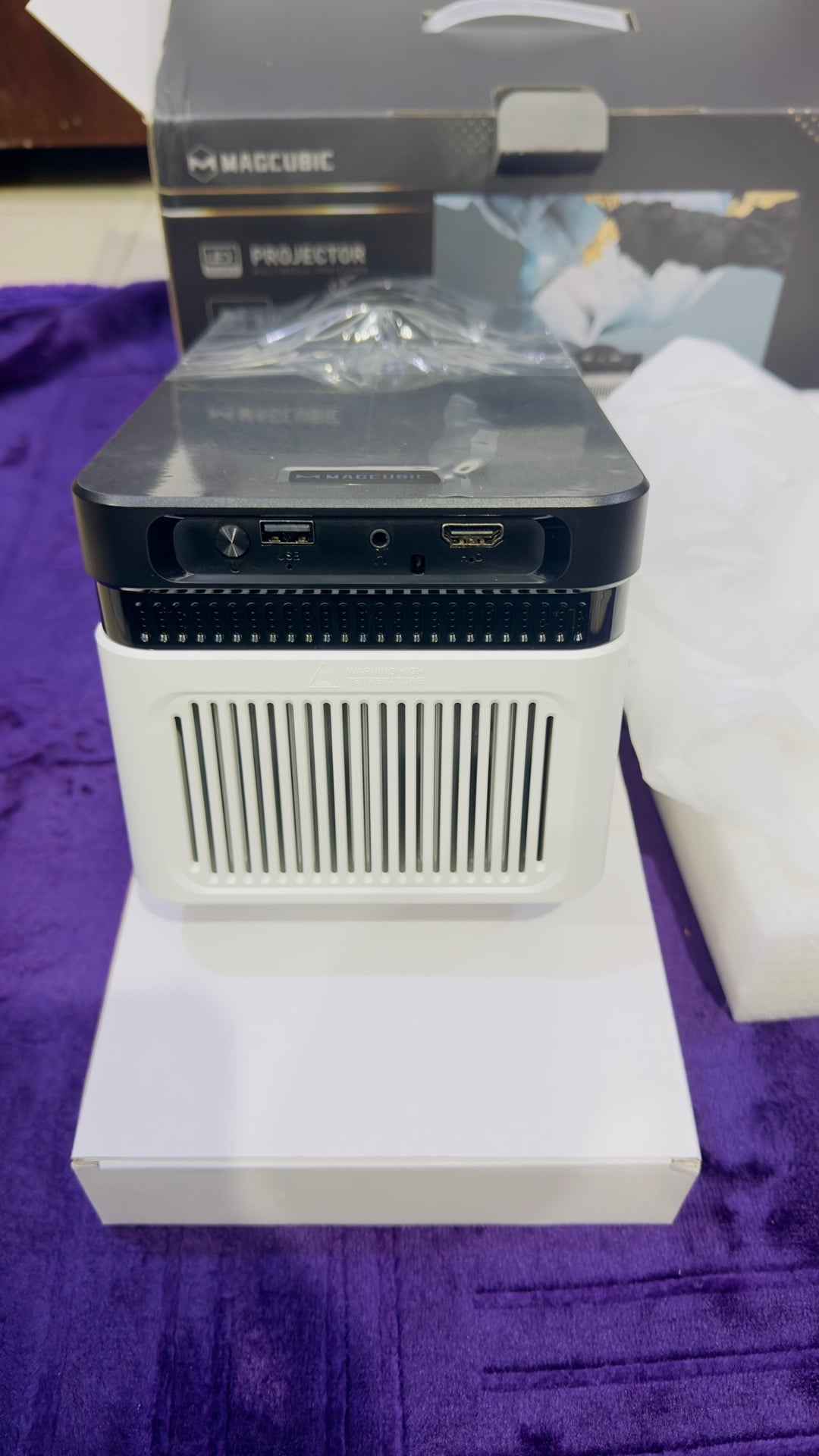 Megcubic UHD Android Smart Projector (4K Support) for Sale -Brand New - Image 3