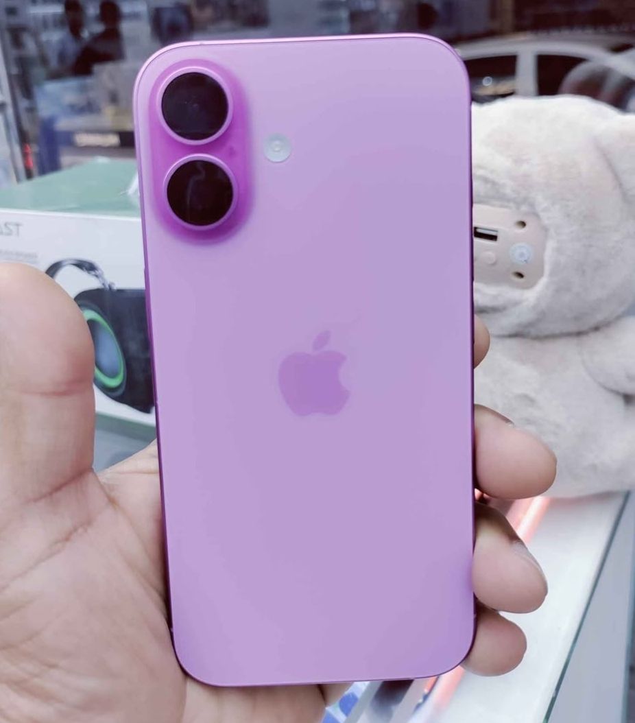 iPhone 16 (256) | Like New - Image 1