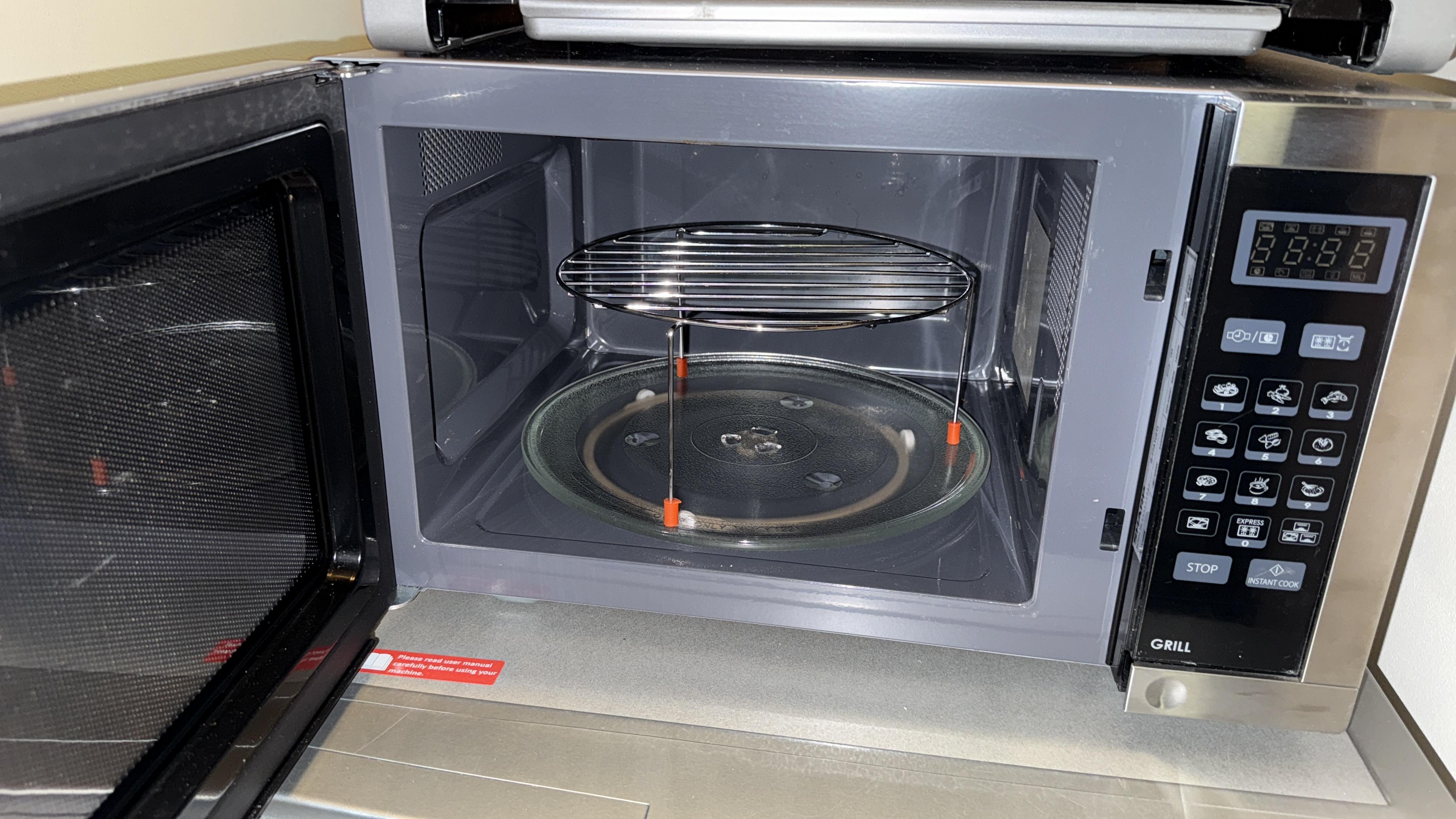 SHARP Microwave with Grill – Stainless Steel – Excellent Condition - Image 3