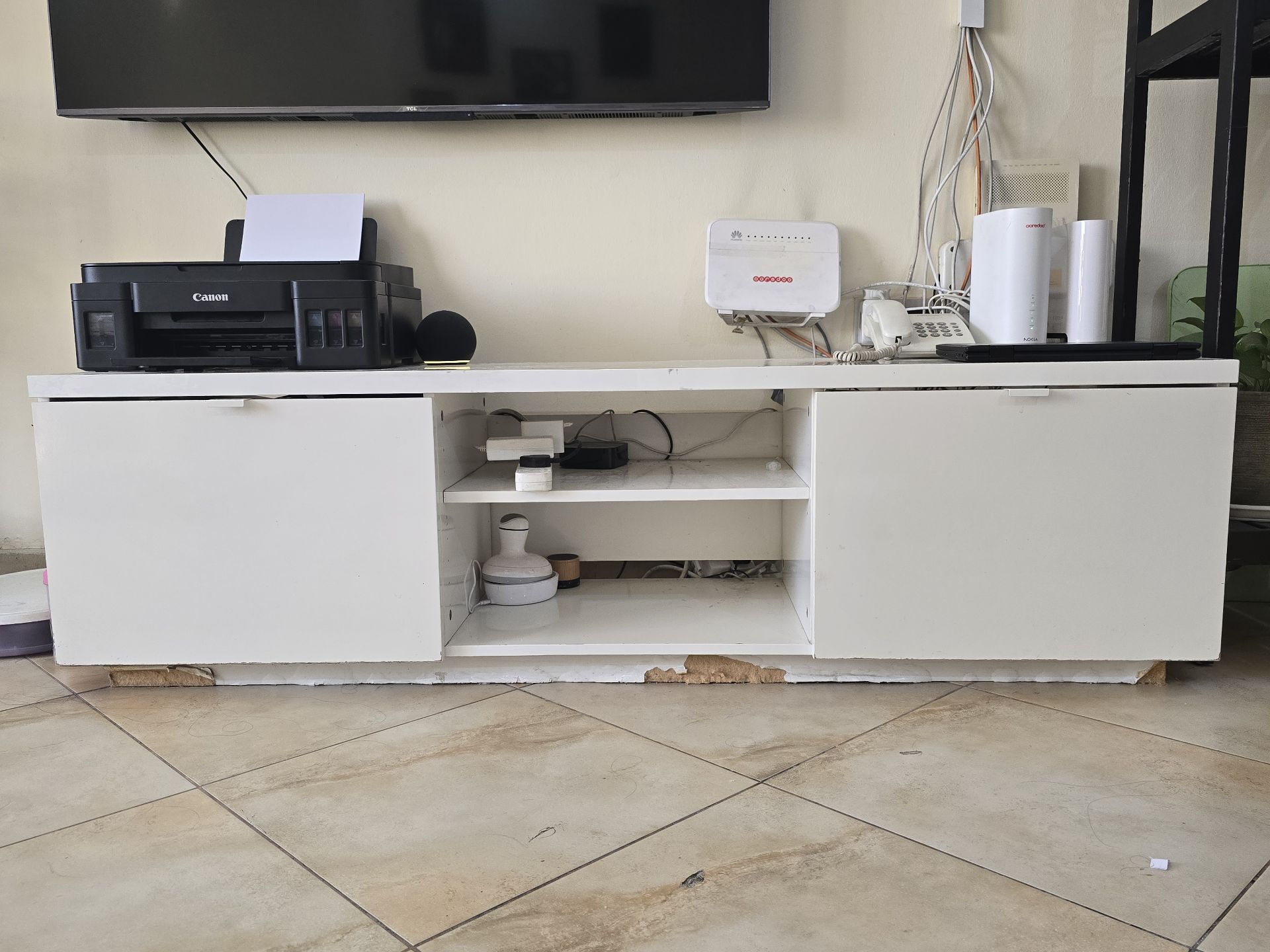 Tv table for sale - Image 3