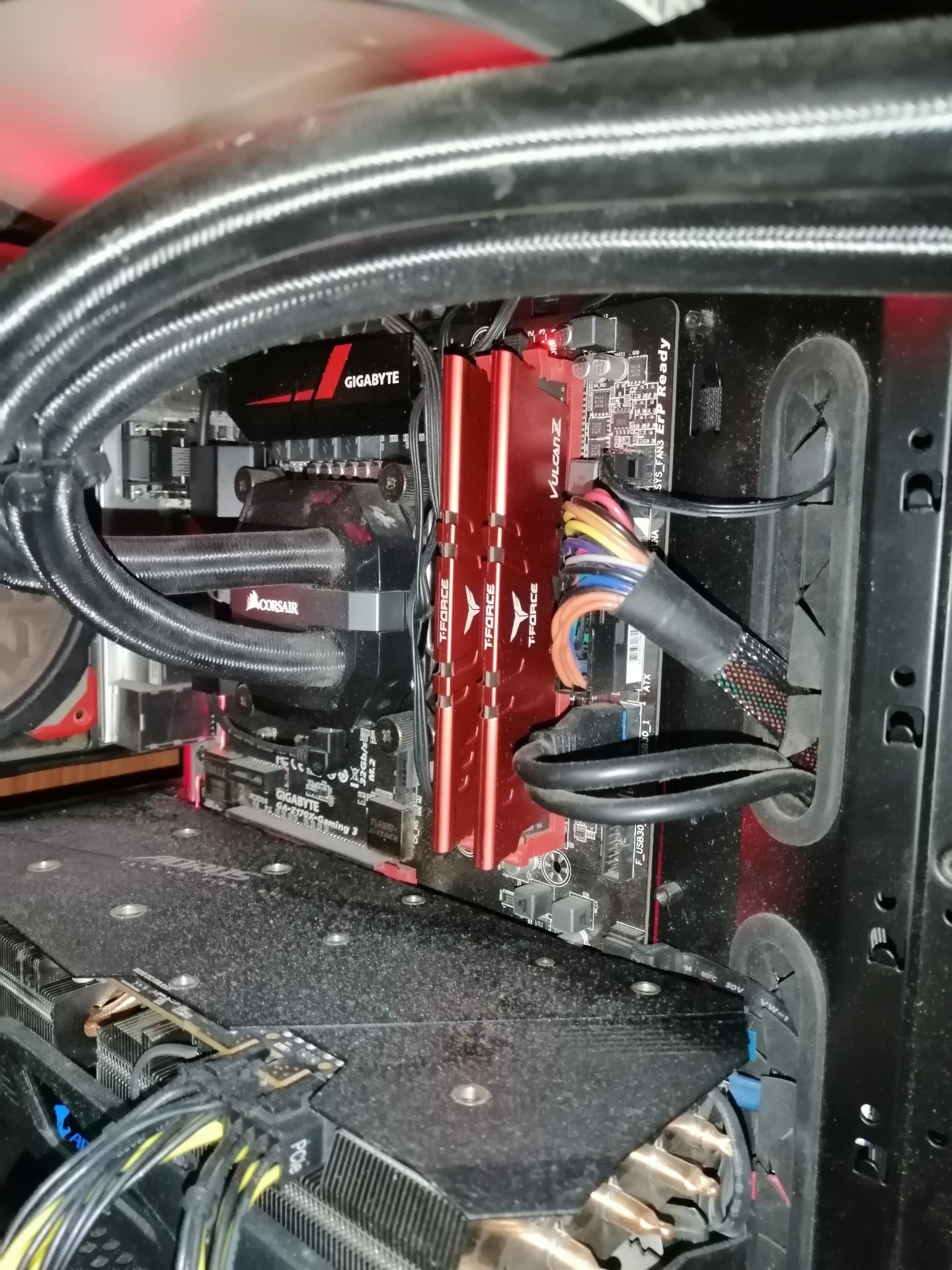 GAMING PC
i7-7700 cpu
Rx 5700xt gpu
Ssd 240gb
Liquid cooler
LG 32inch smart TV
K - Image 10