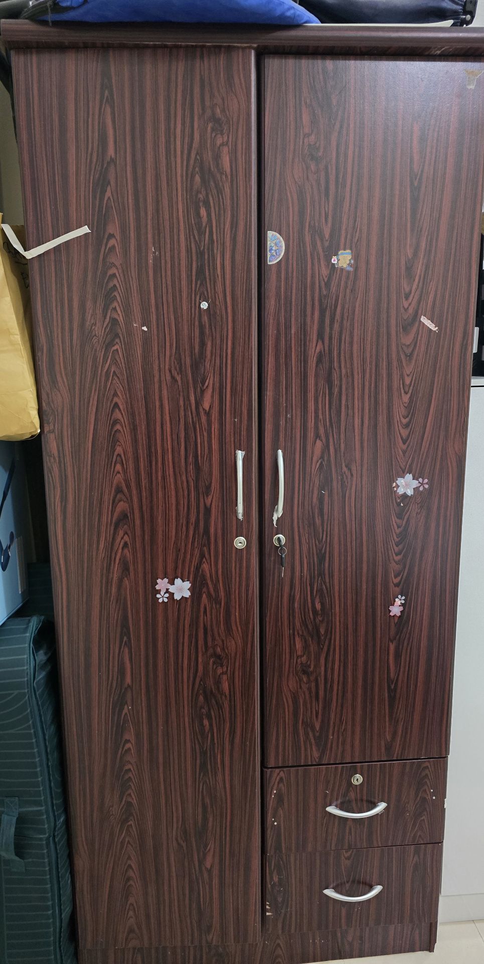 L-Shaped Study Desk with free wardrobe - Image 3