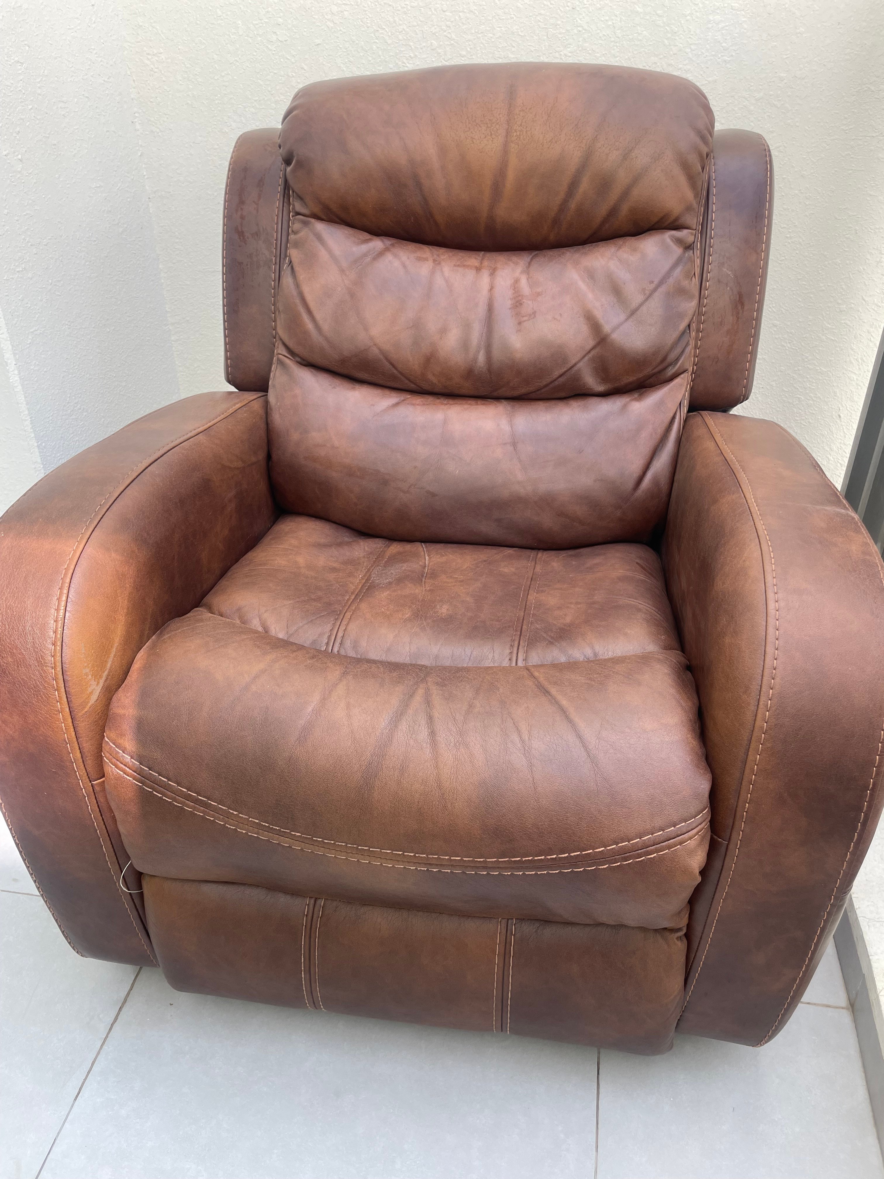 Home center recliner in good condition  - Image 4