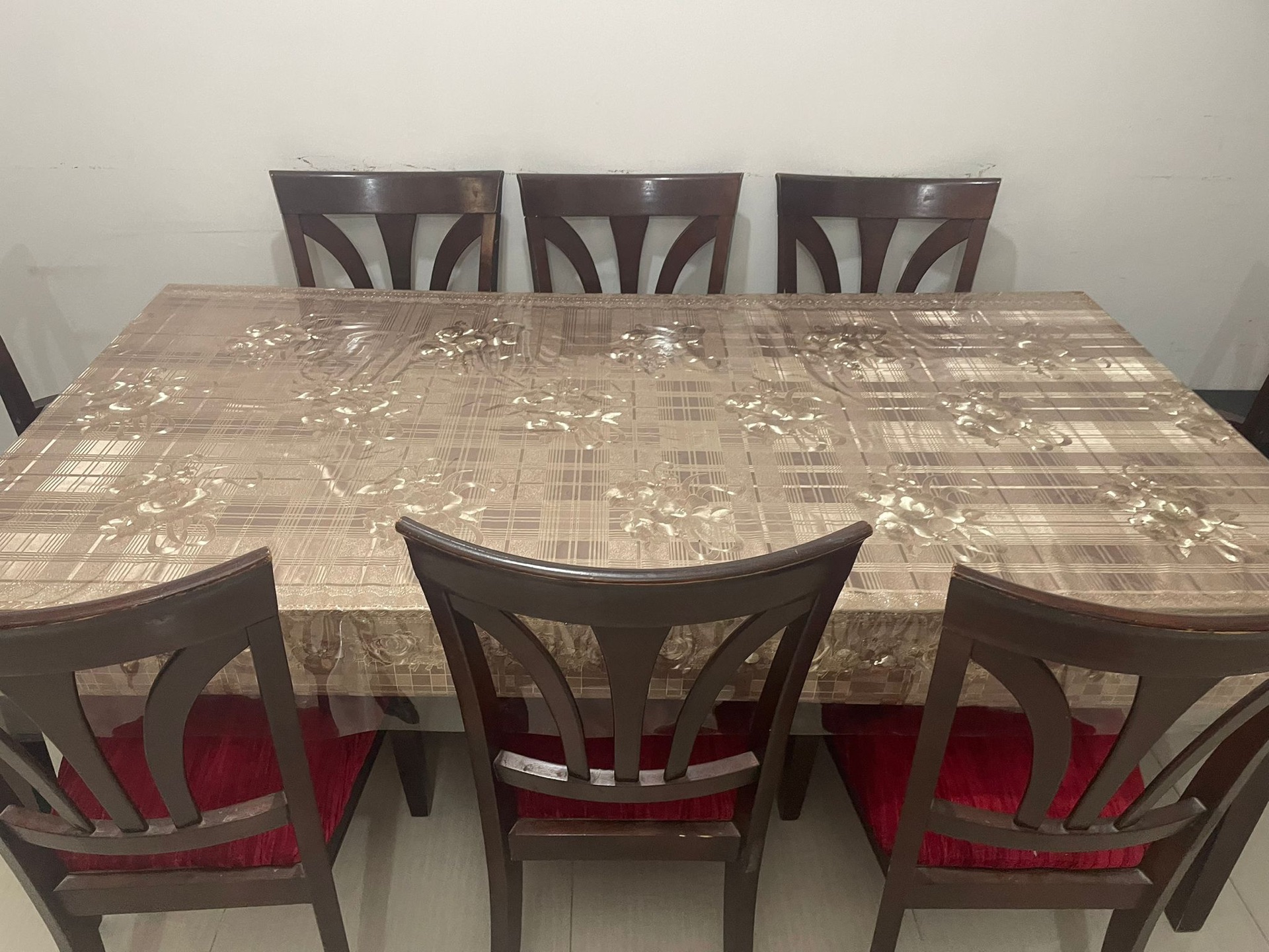 Dining table 8 seater for 500 - Image 5