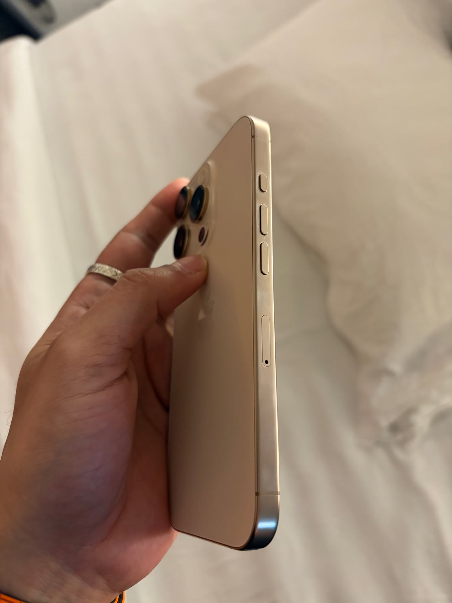 iPhone 16 Pro  - Image 4