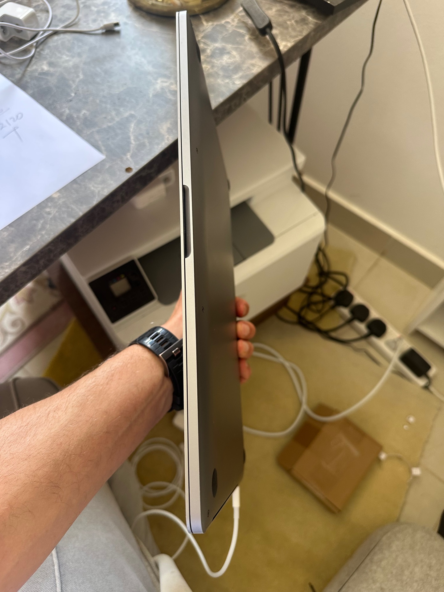 MacBook Pro 15 2019 i9 16GB 513SSD - Image 9